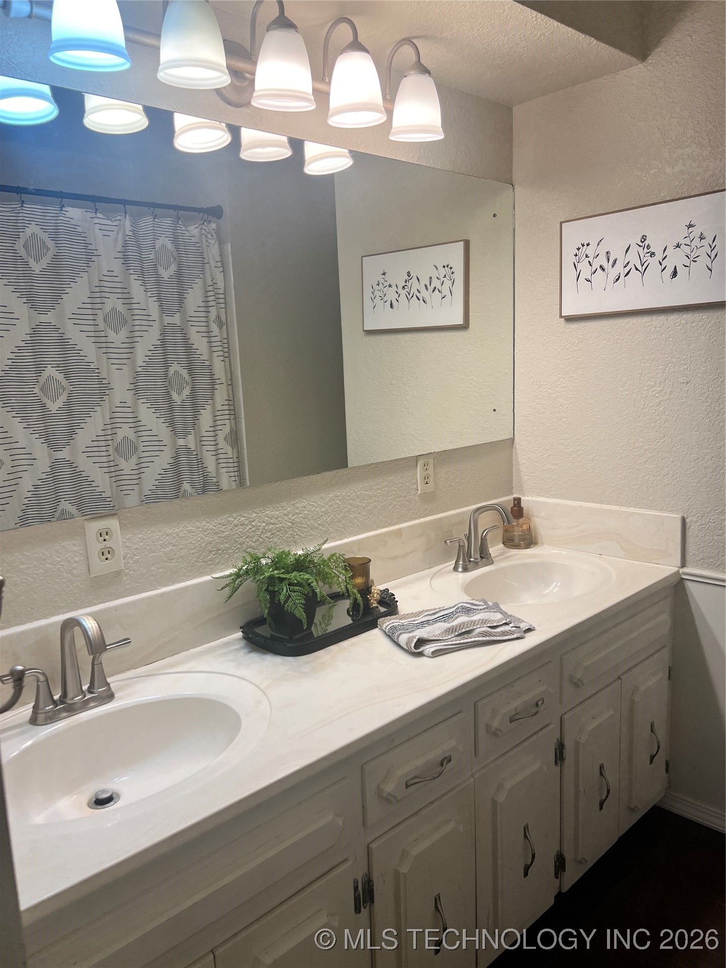 1901 Mockingbird Property Photo 16