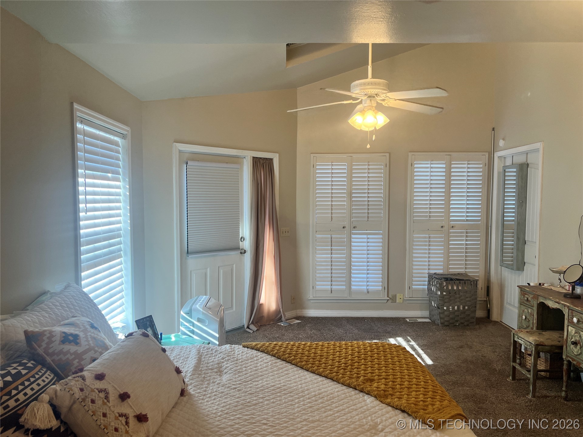 1901 Mockingbird Property Photo 26