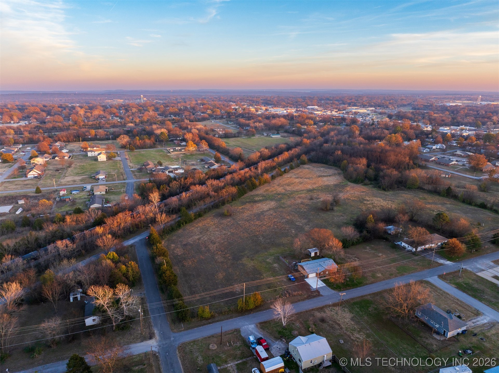 1 N Pierce Avenue Property Photo 2