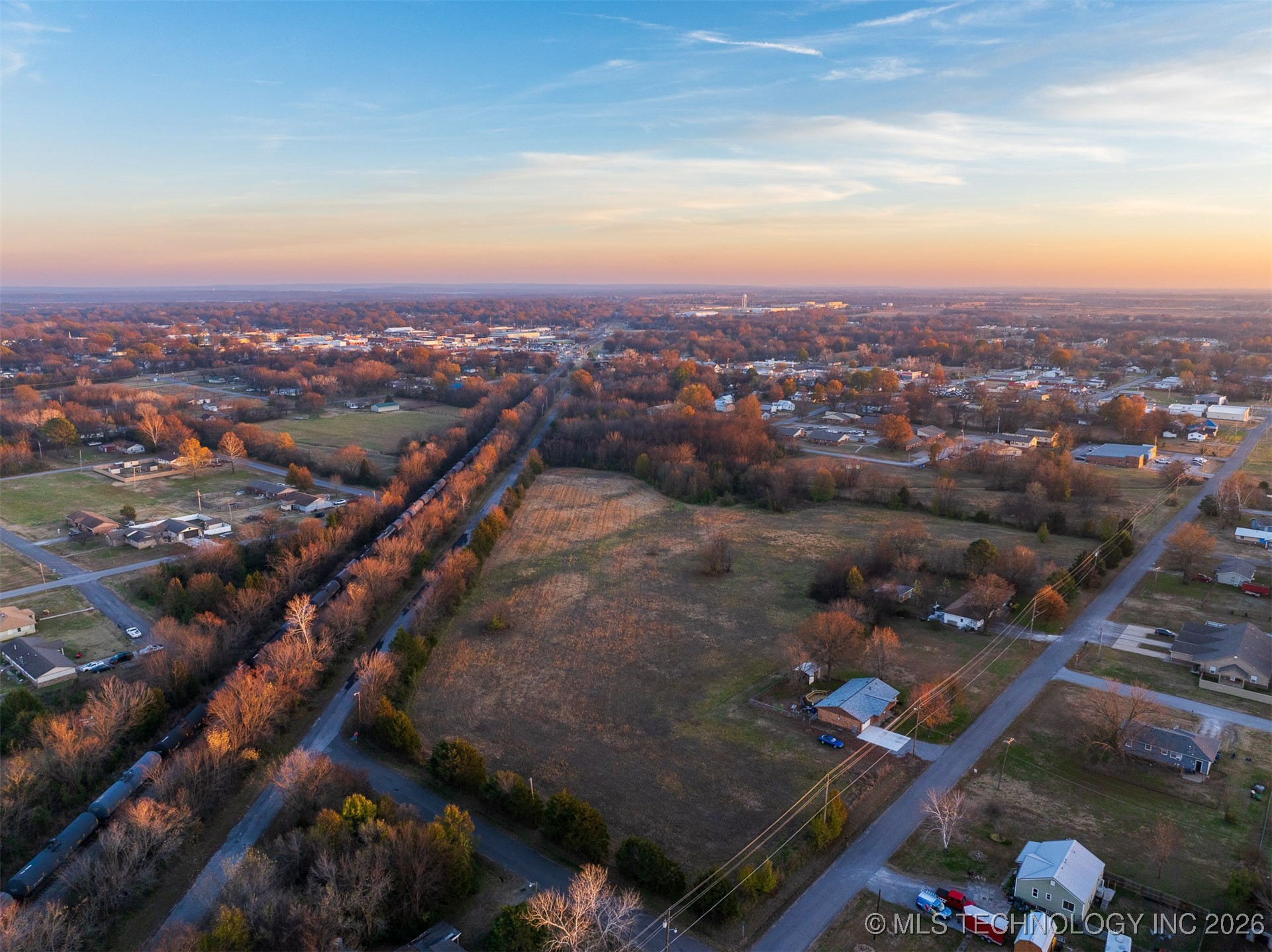 1 N Pierce Avenue Property Photo 4