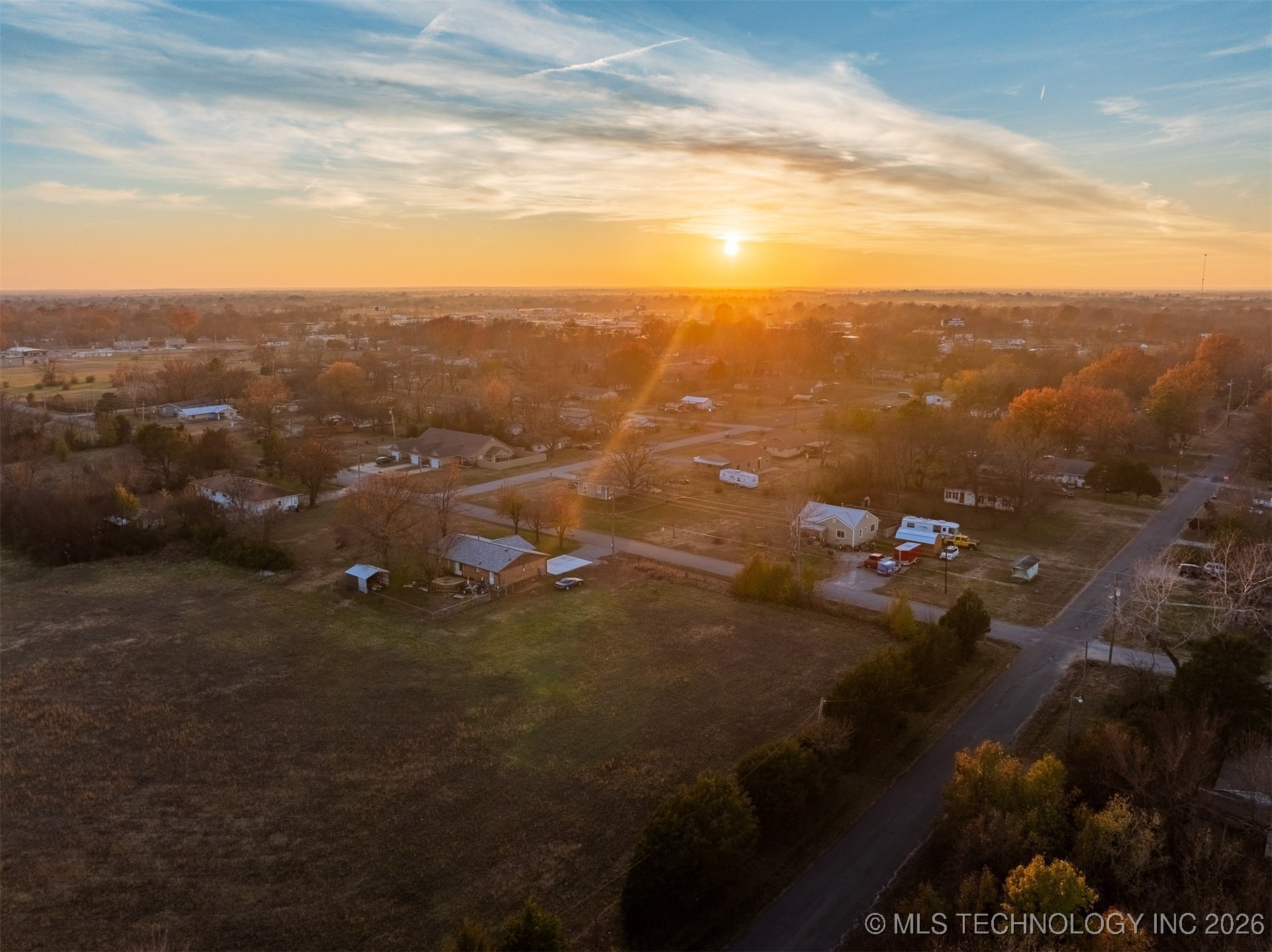 1 N Pierce Avenue Property Photo 9