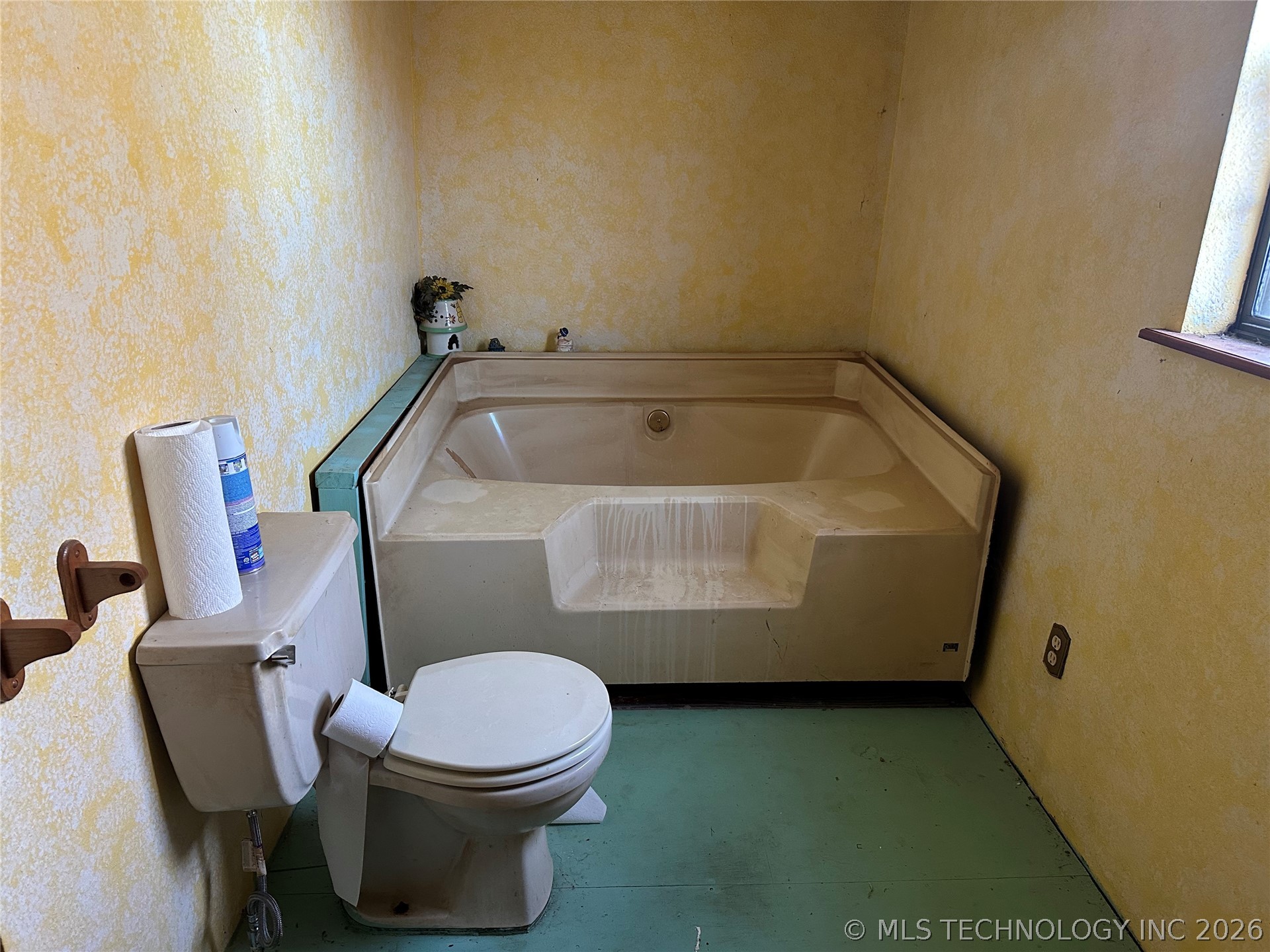 24215 B Street Property Photo 8