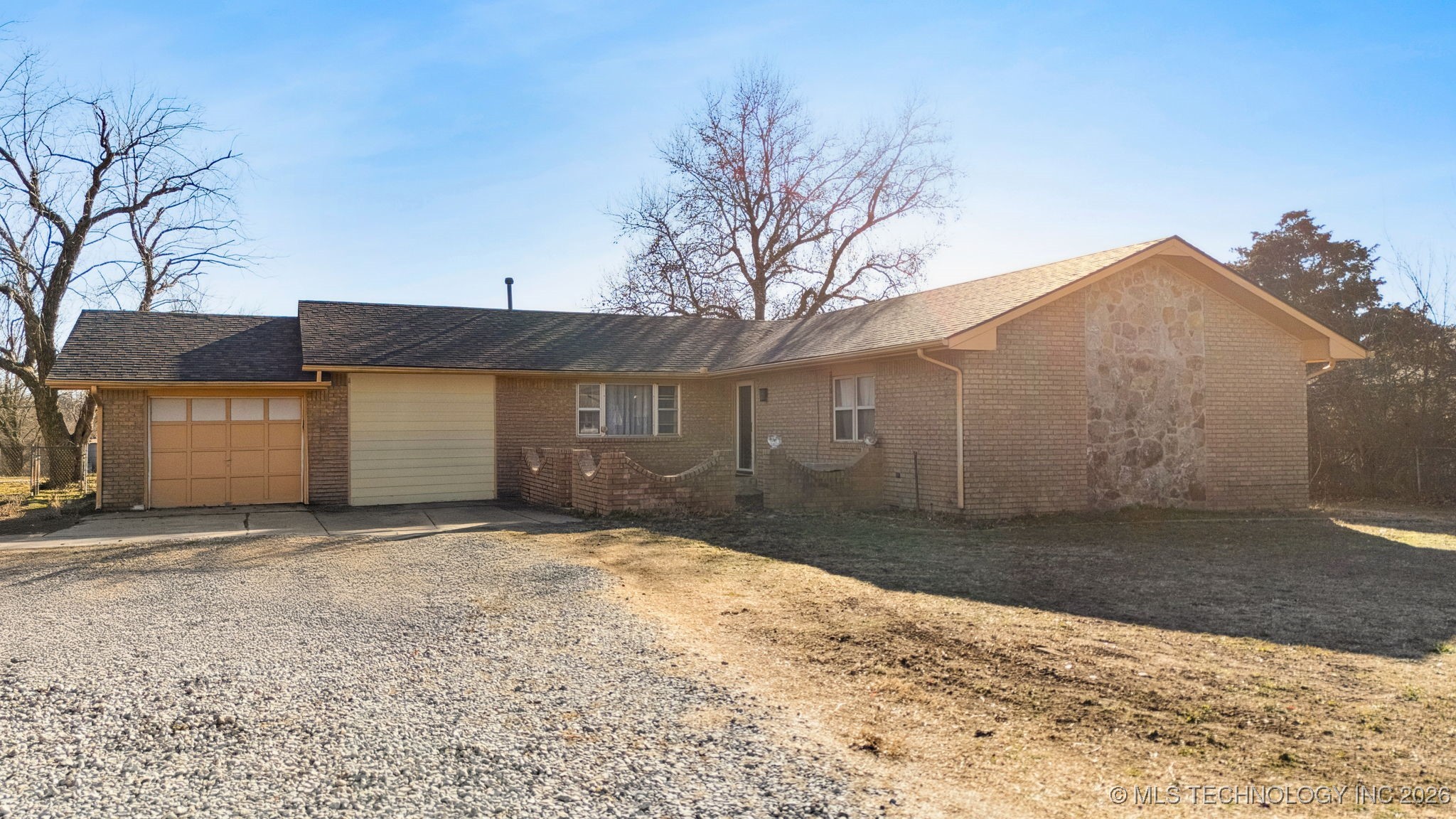 18542 E 380 Road Property Photo 4