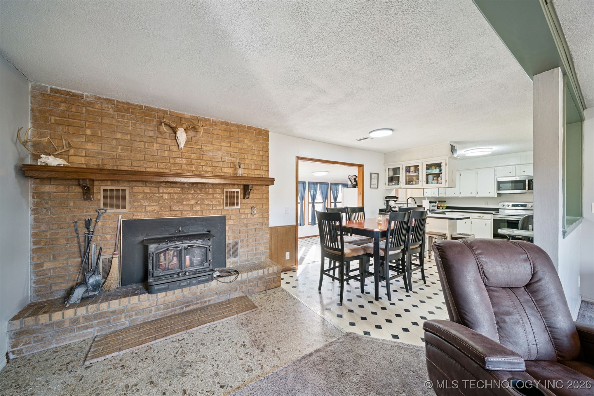 18542 E 380 Road Property Photo 18