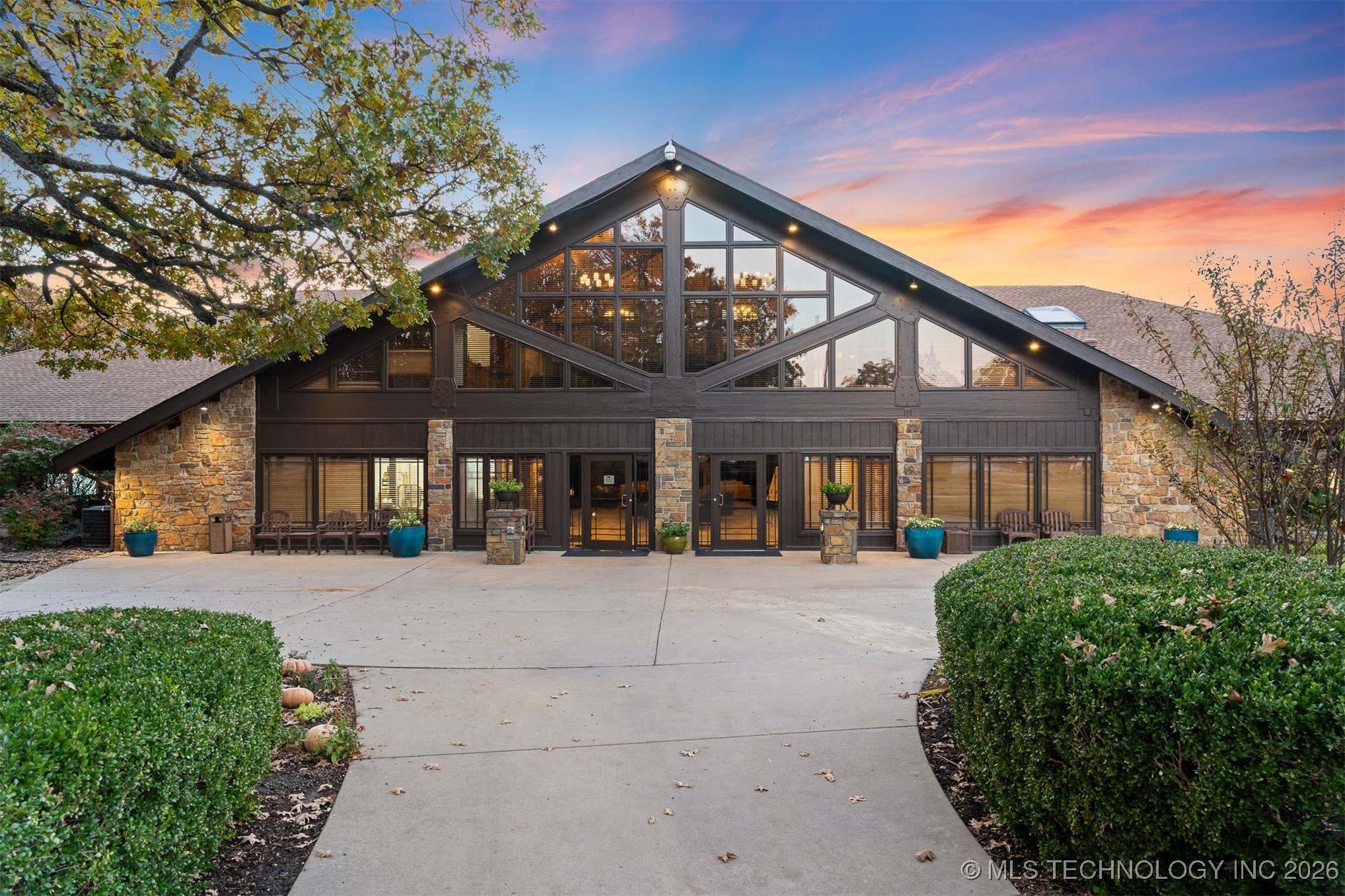 5323 31st Street N Property Photo 1