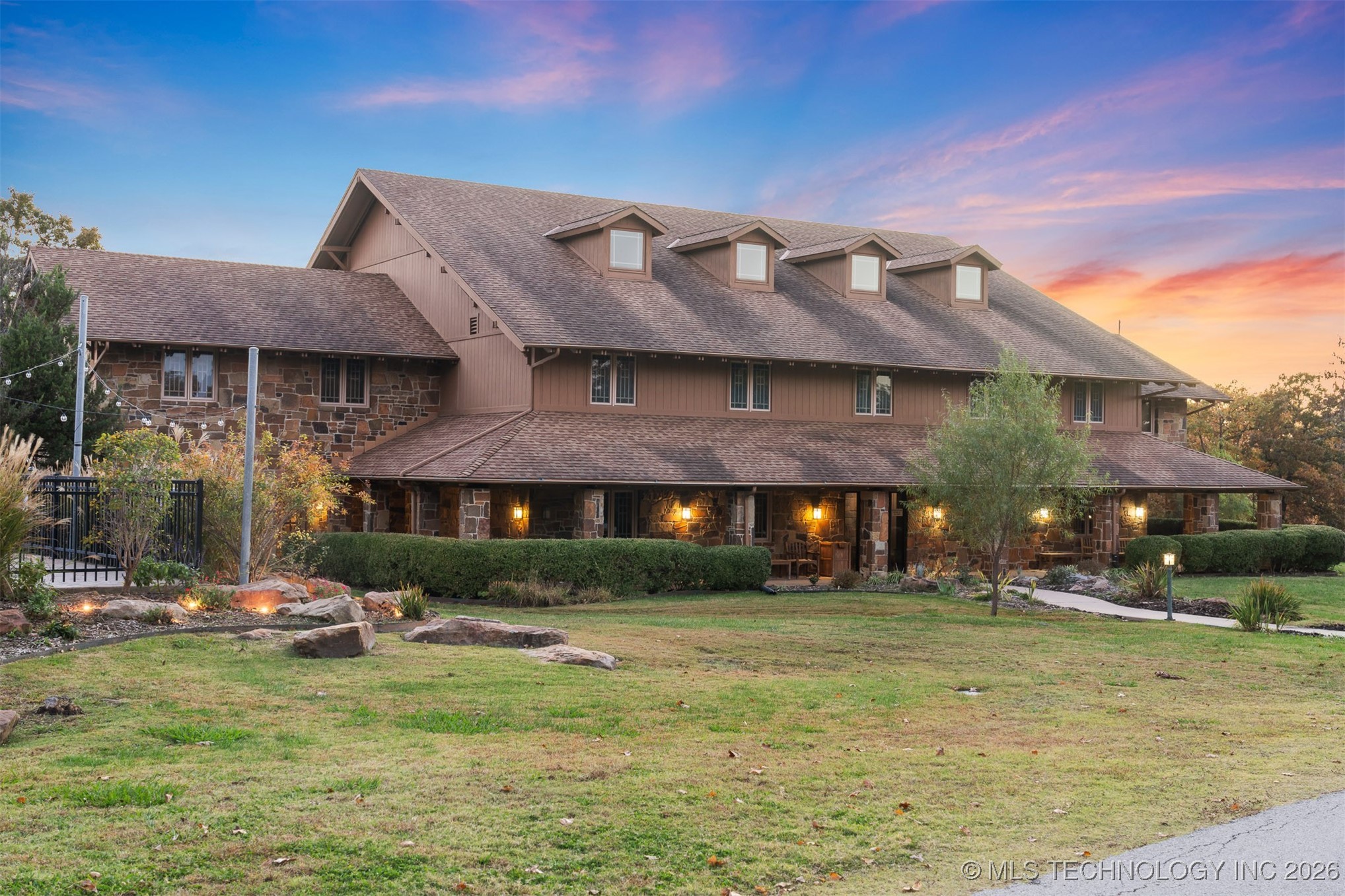 5323 31st Street N Property Photo 4