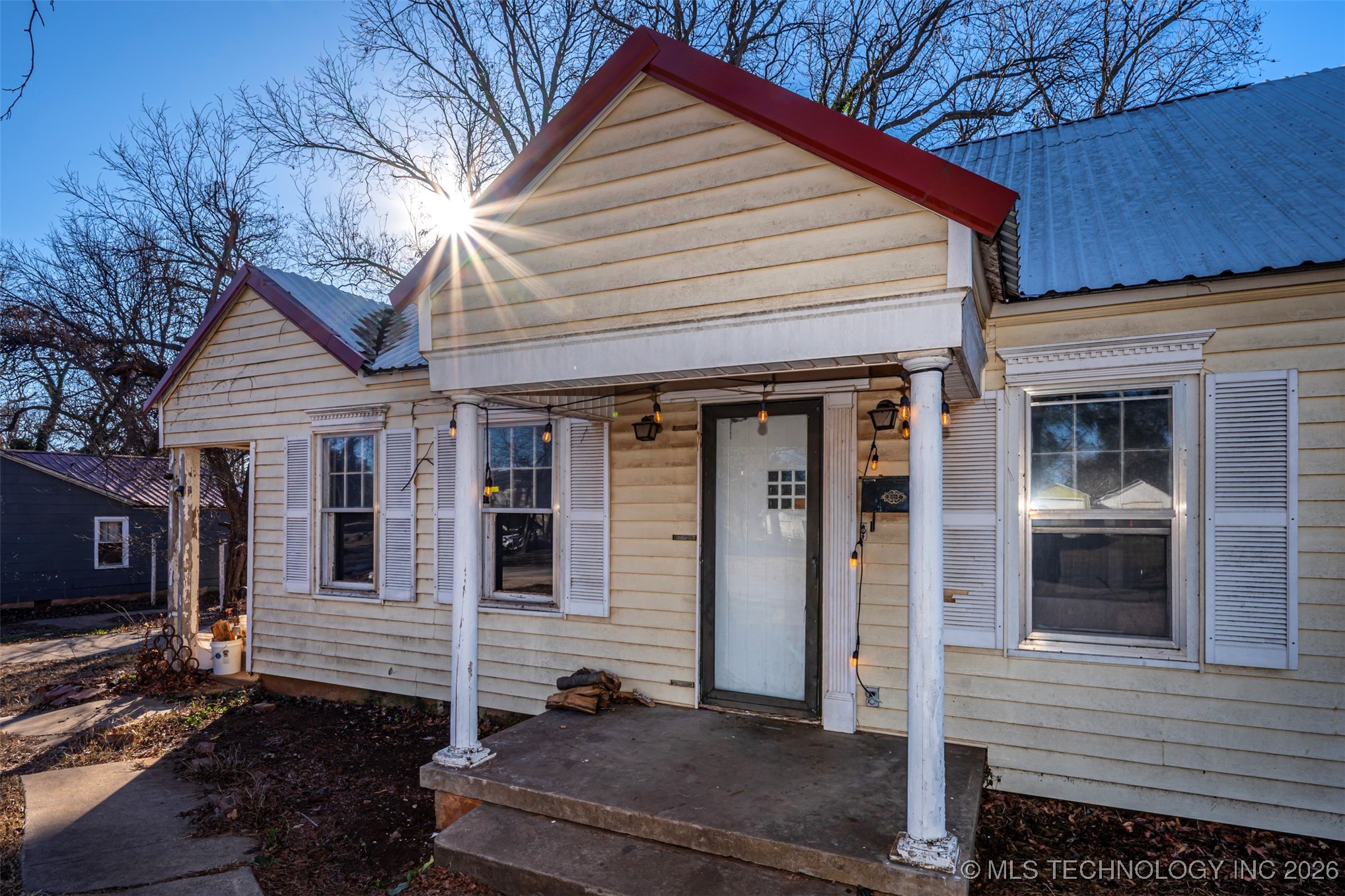 425 E Park Avenue Property Photo 3