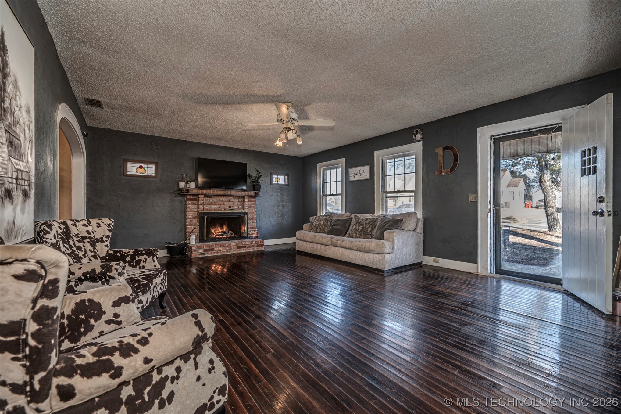 425 E Park Avenue Property Photo 5