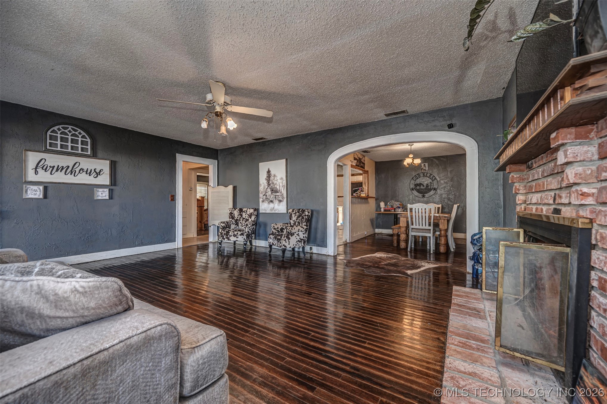 425 E Park Avenue Property Photo 7