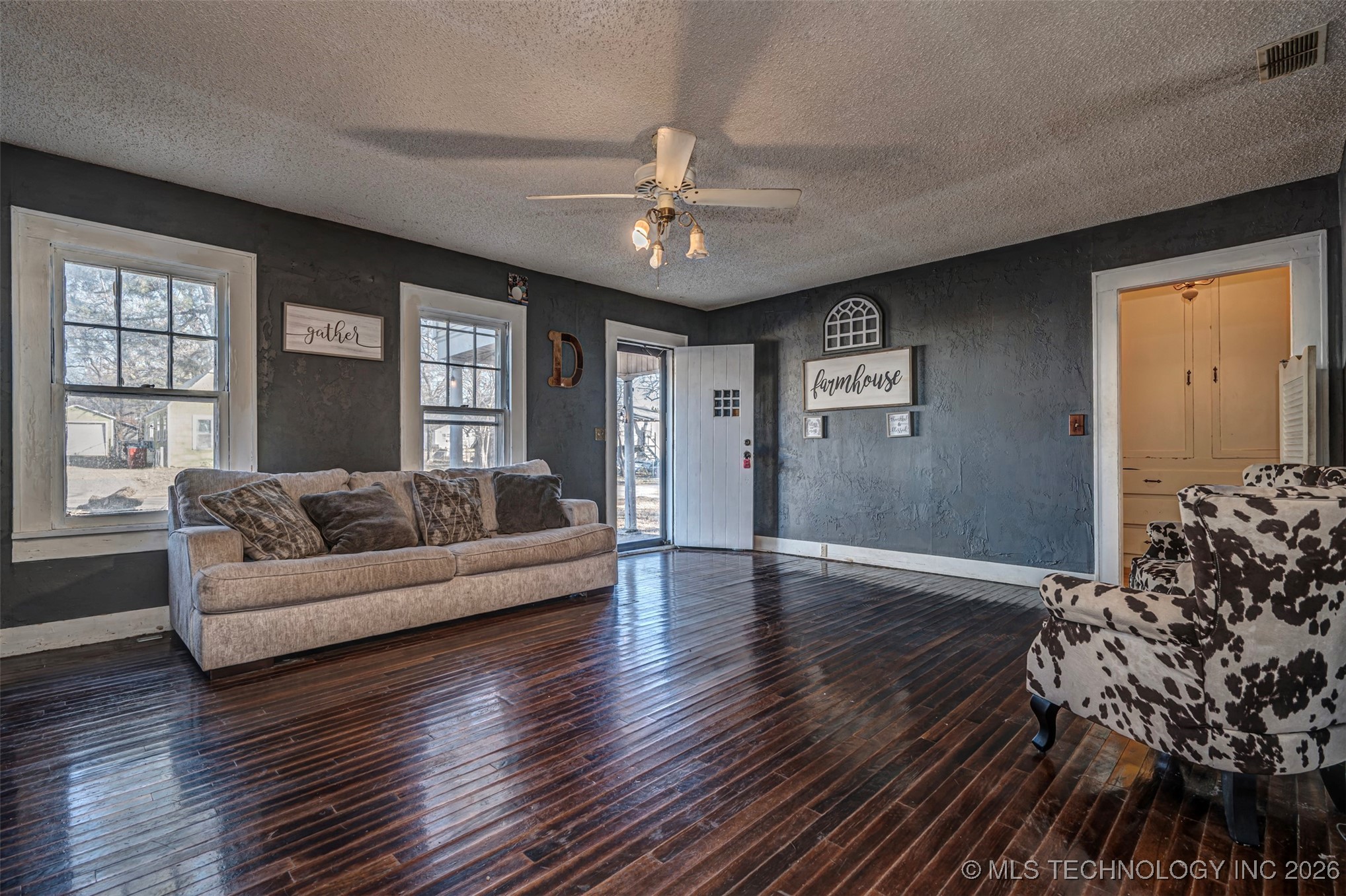 425 E Park Avenue Property Photo 8