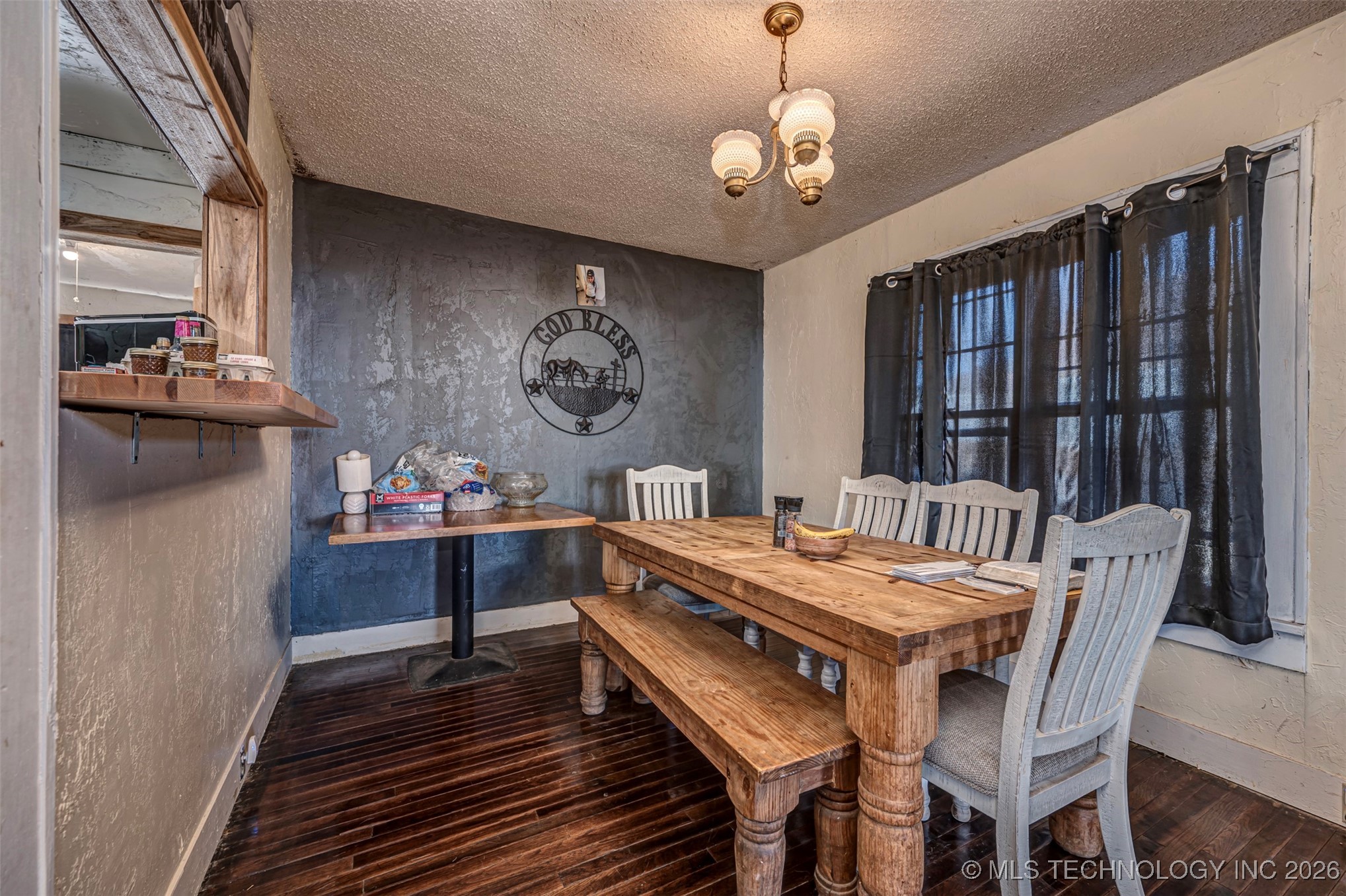 425 E Park Avenue Property Photo 9