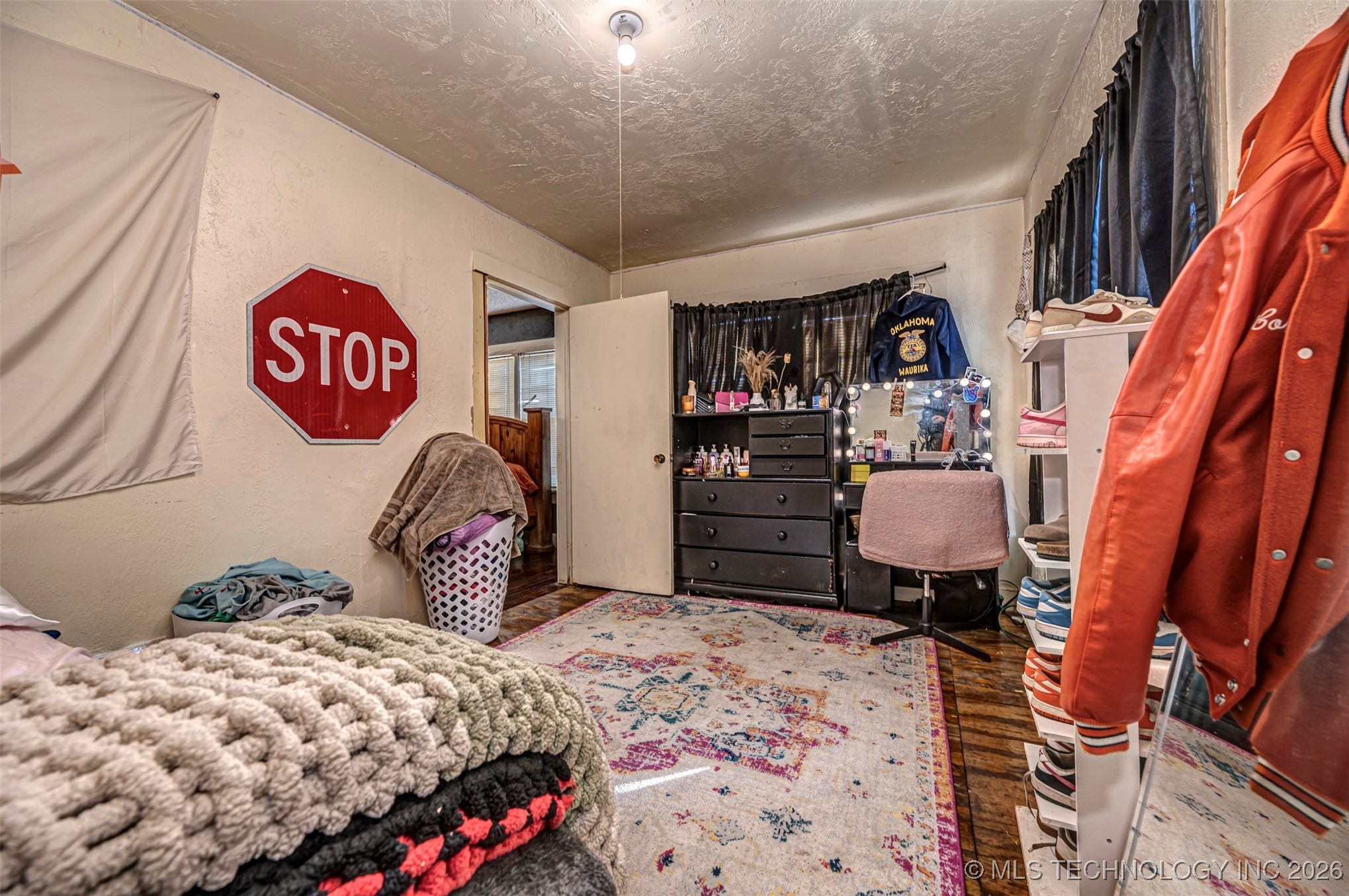 425 E Park Avenue Property Photo 23