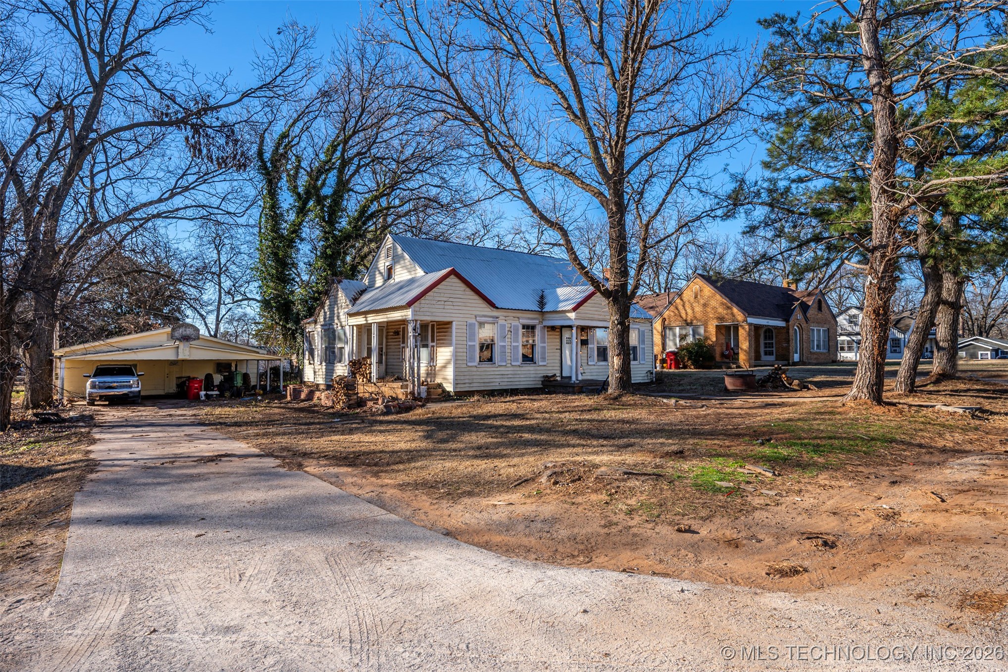 425 E Park Avenue Property Photo 28