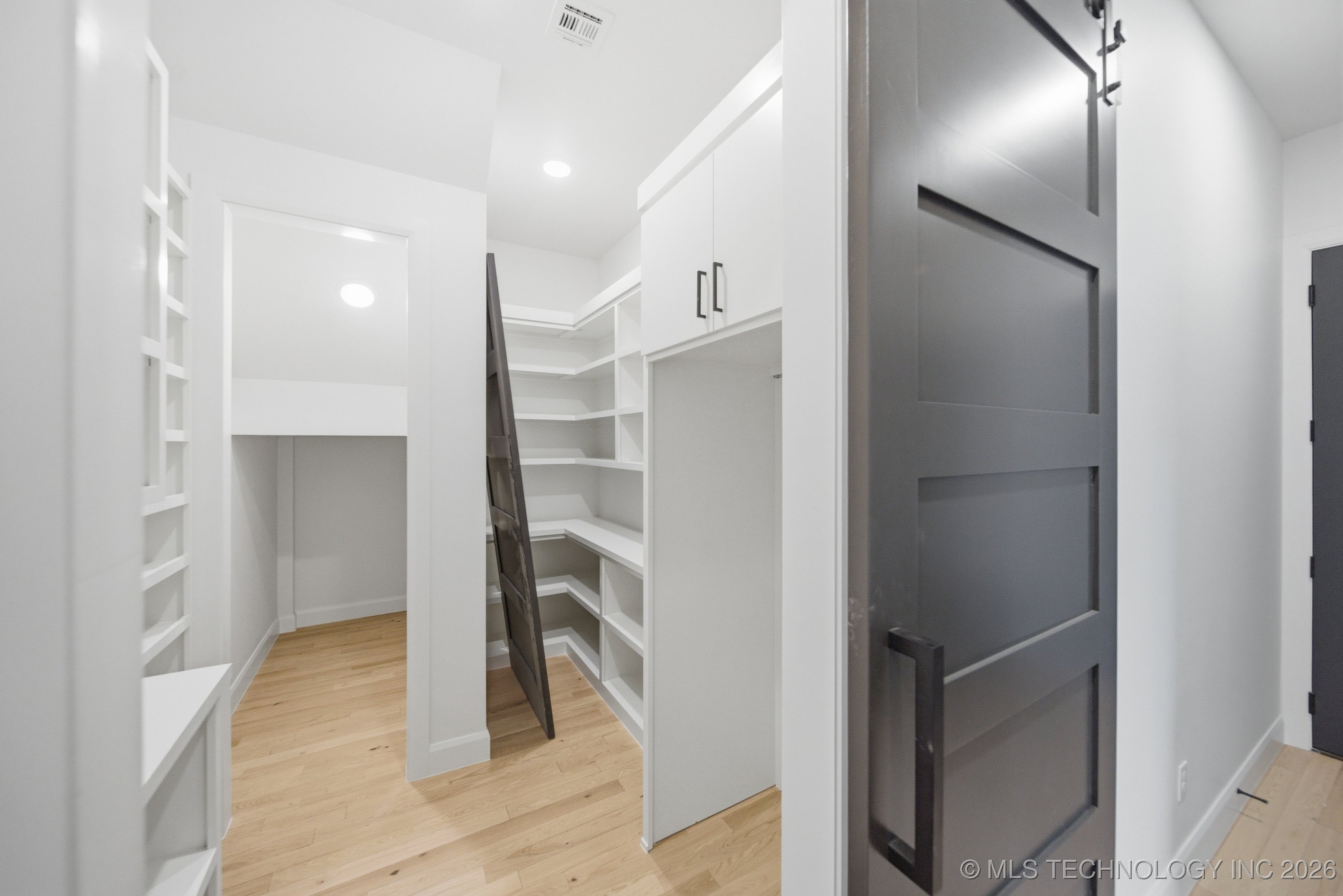 6711 E 153rd Street S Property Photo 13