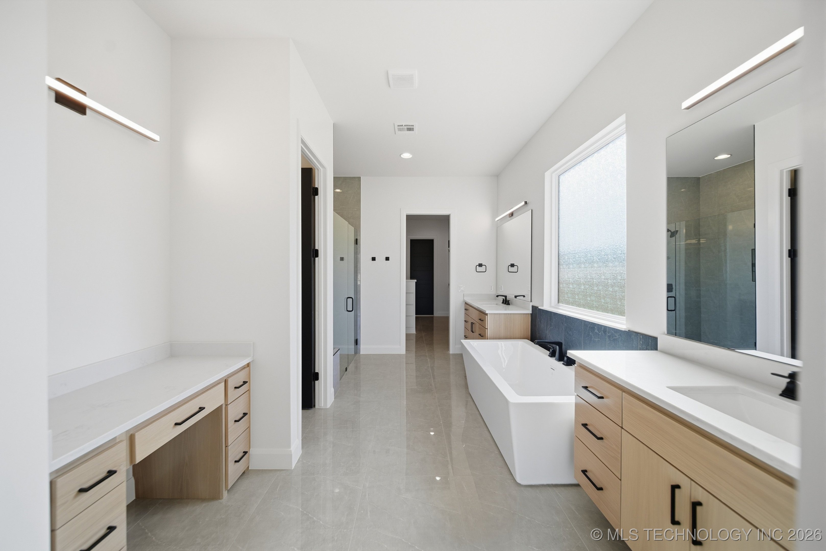 6711 E 153rd Street S Property Photo 16