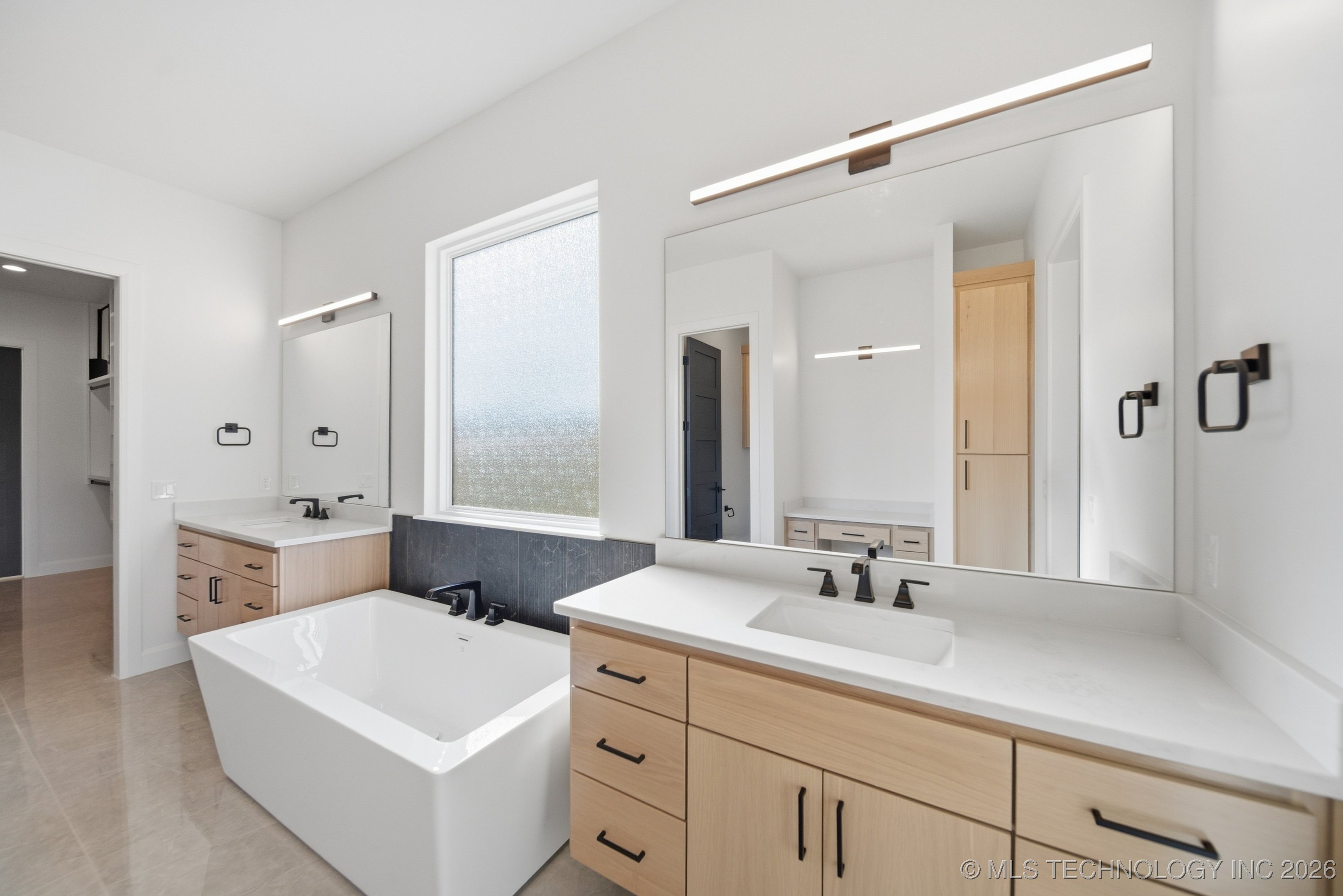 6711 E 153rd Street S Property Photo 17