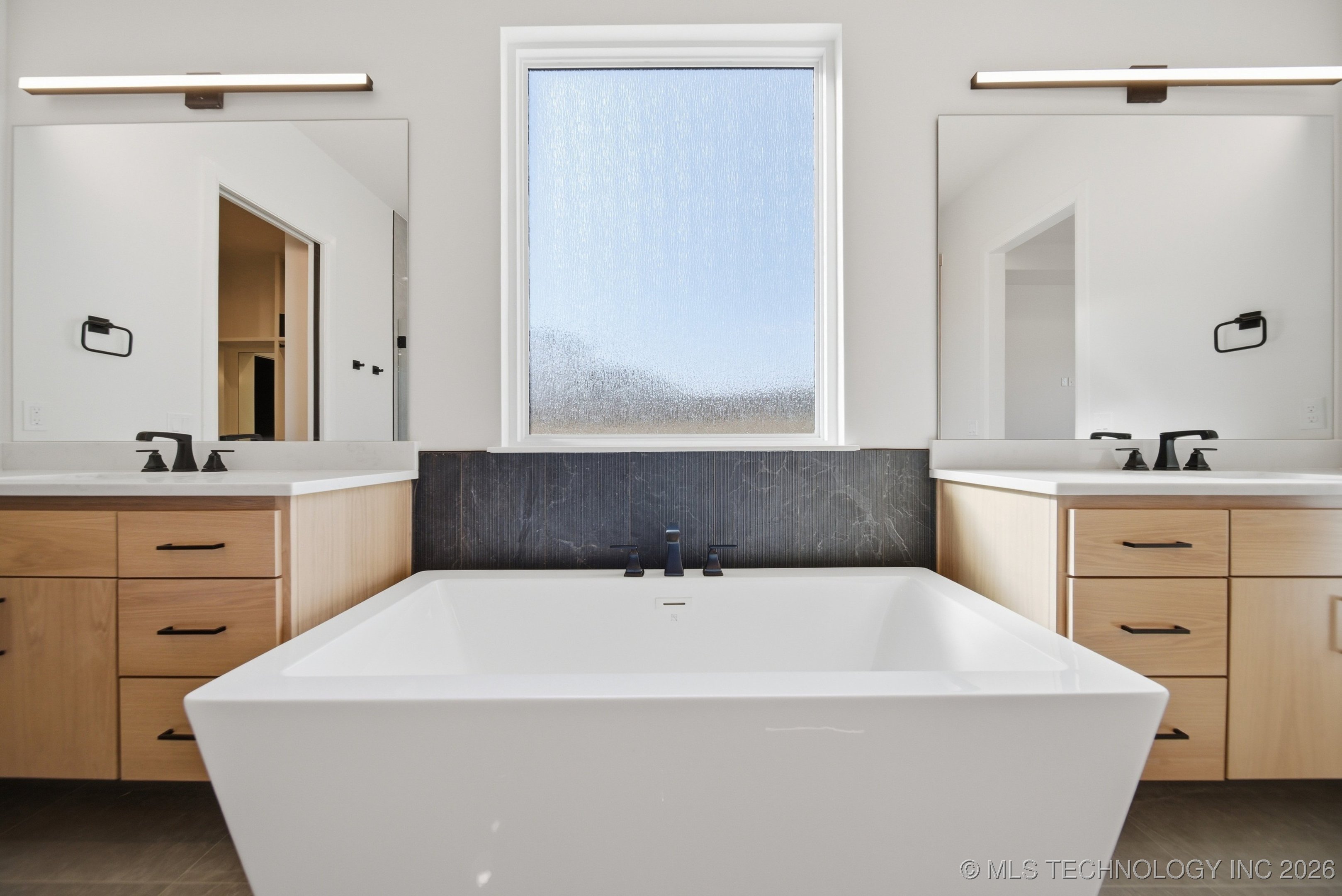 6711 E 153rd Street S Property Photo 18