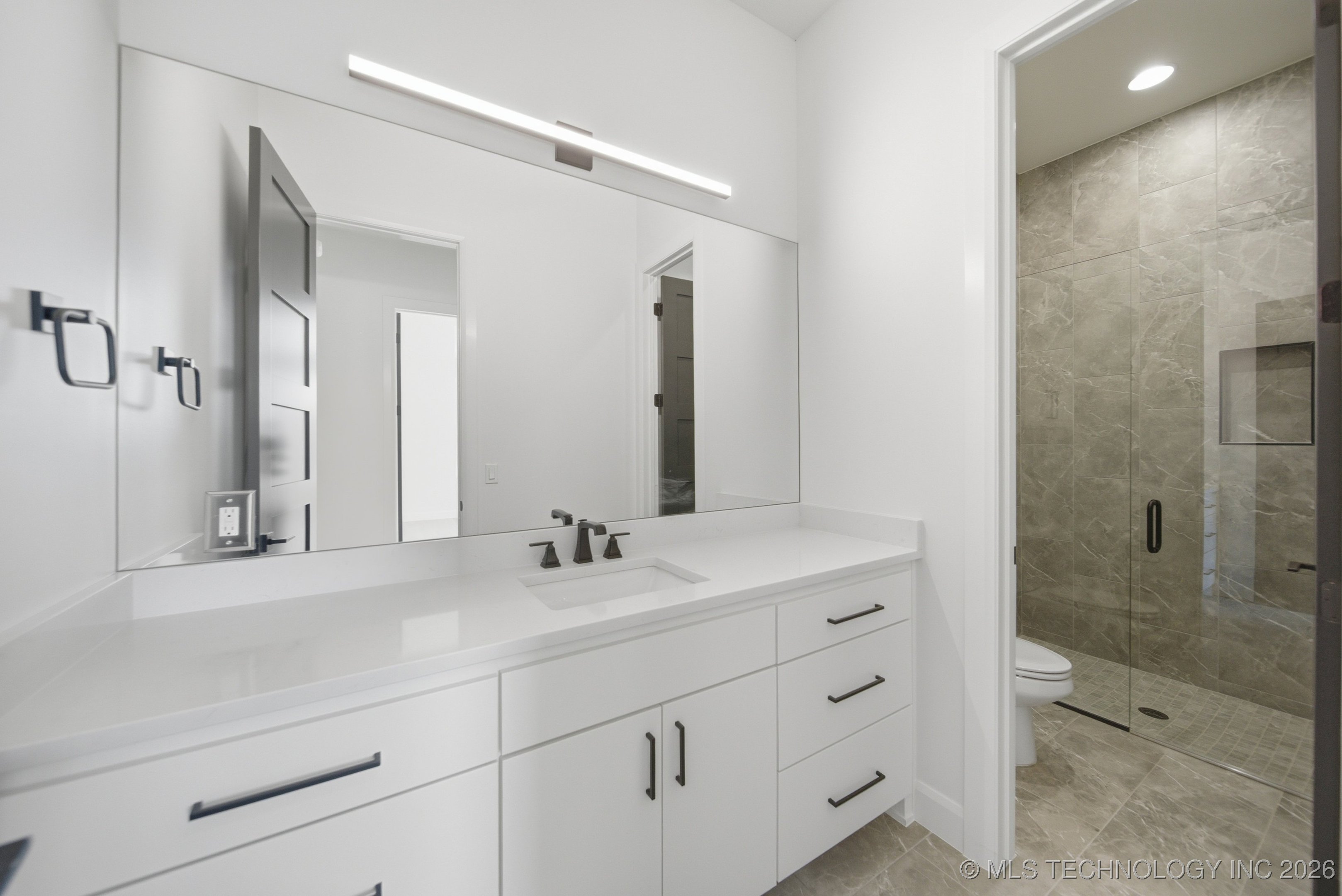 6711 E 153rd Street S Property Photo 25