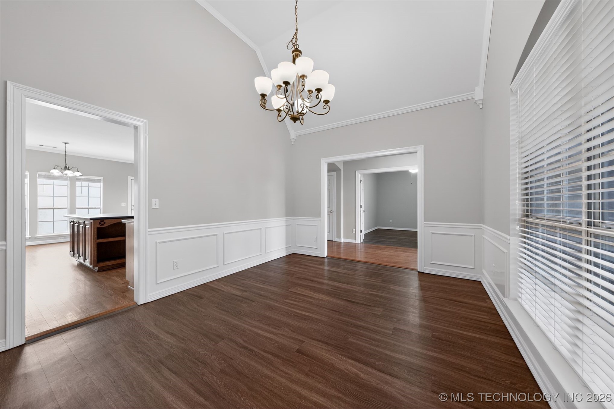 1907 W Rockport Place Property Photo 2