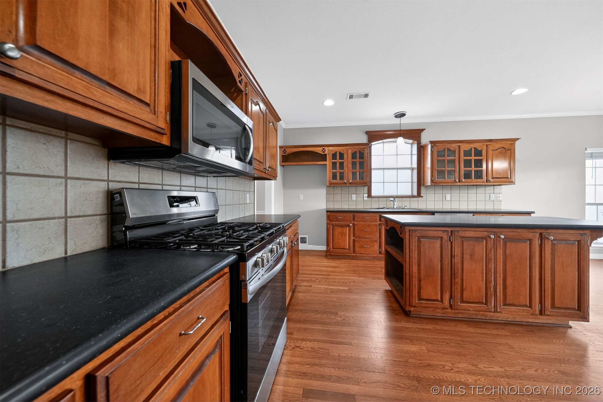 1907 W Rockport Place Property Photo 8