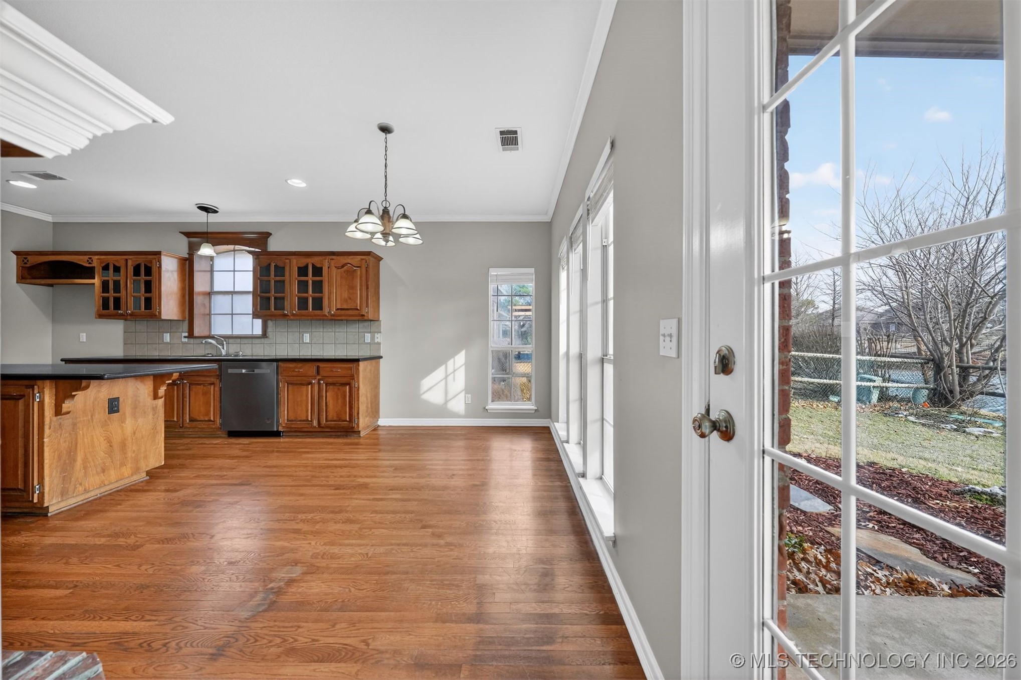 1907 W Rockport Place Property Photo 10