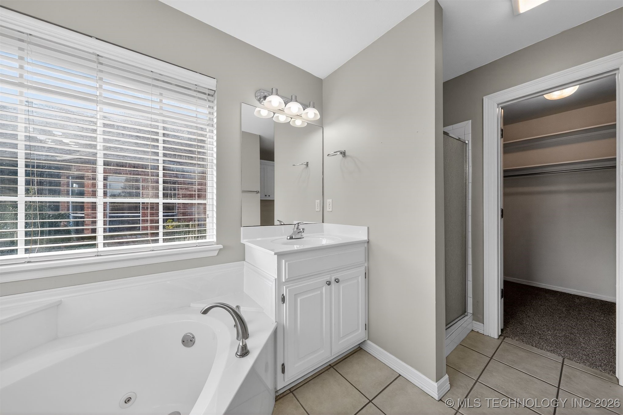 1907 W Rockport Place Property Photo 14