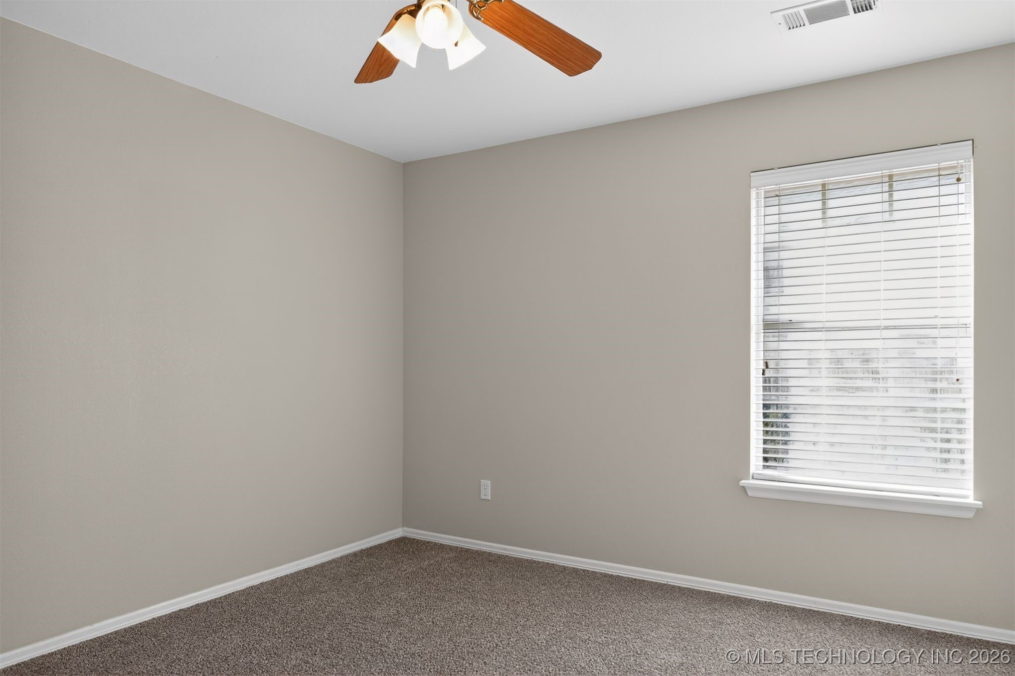 1907 W Rockport Place Property Photo 19