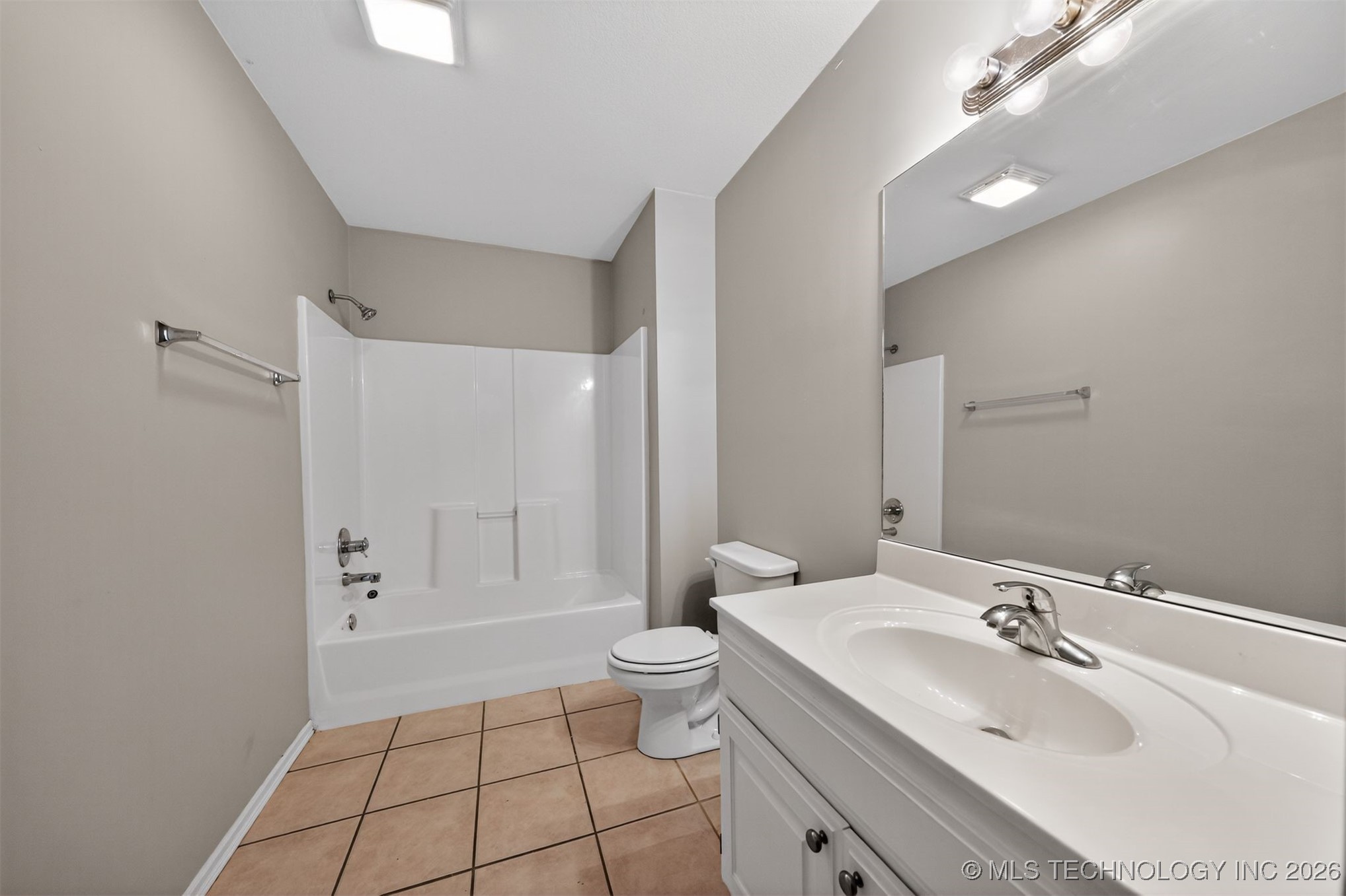 1907 W Rockport Place Property Photo 26