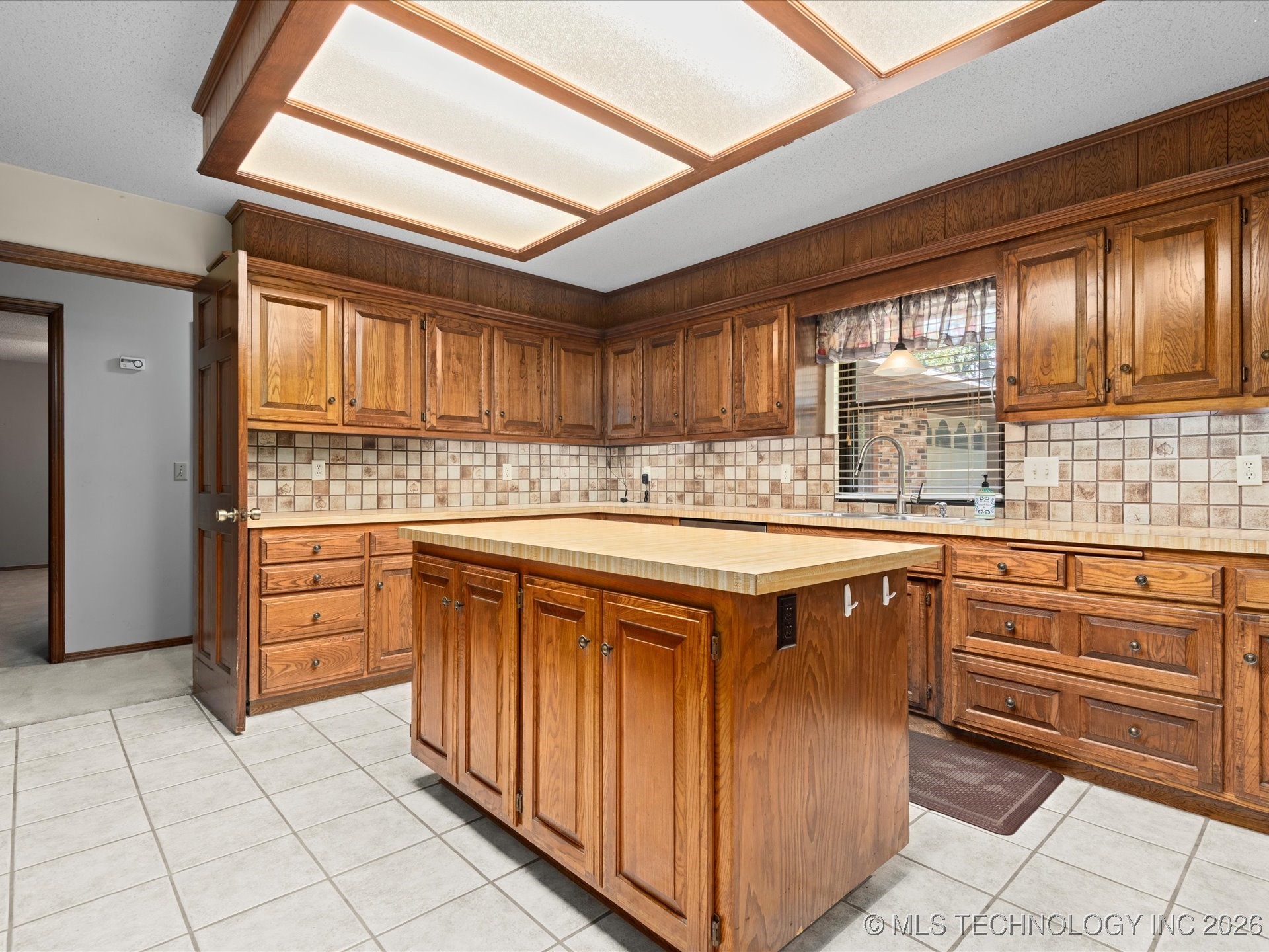 214 Edna Mae Lane Property Photo 6