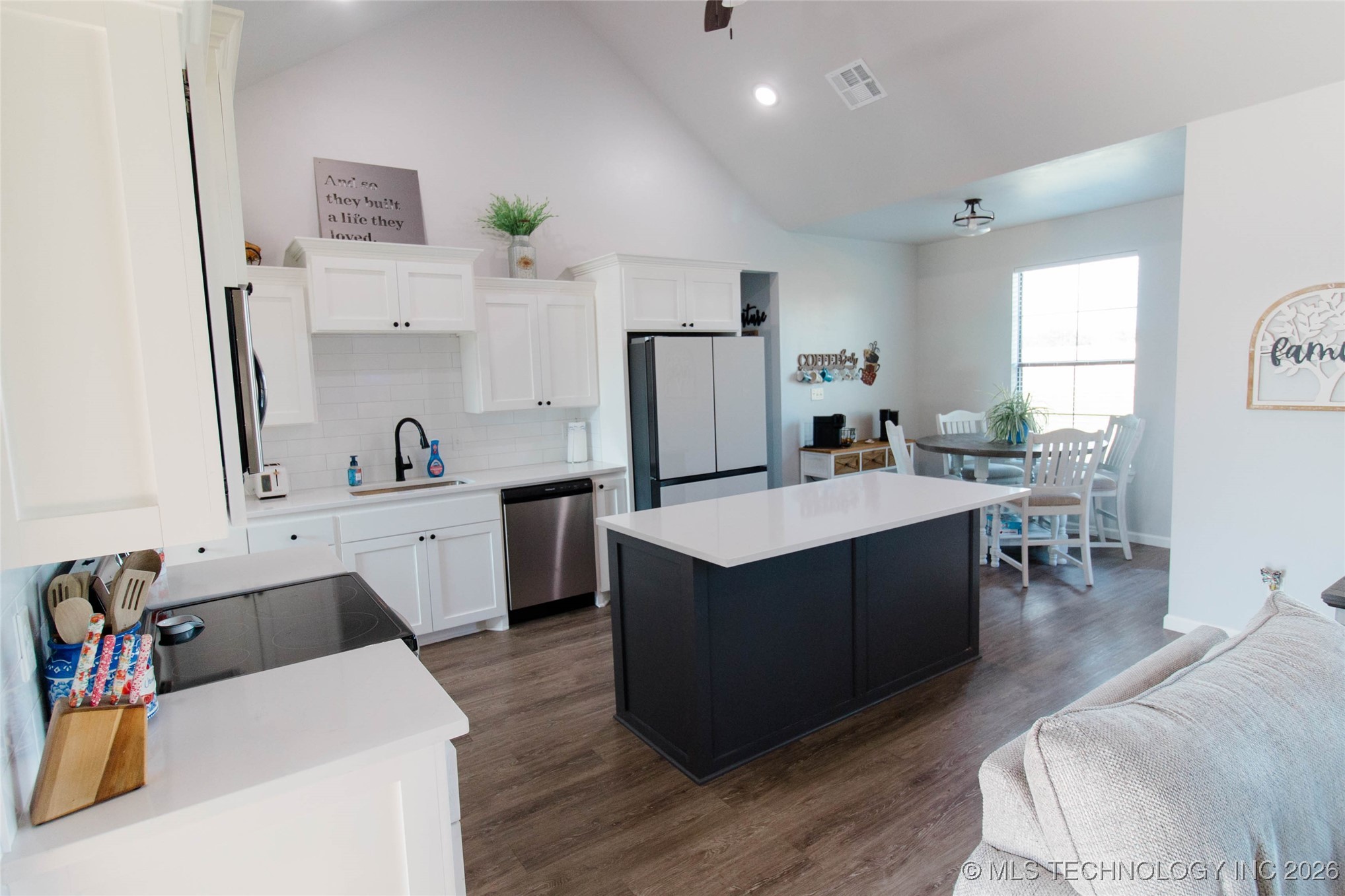 11940 County Road 3513 Property Photo 8