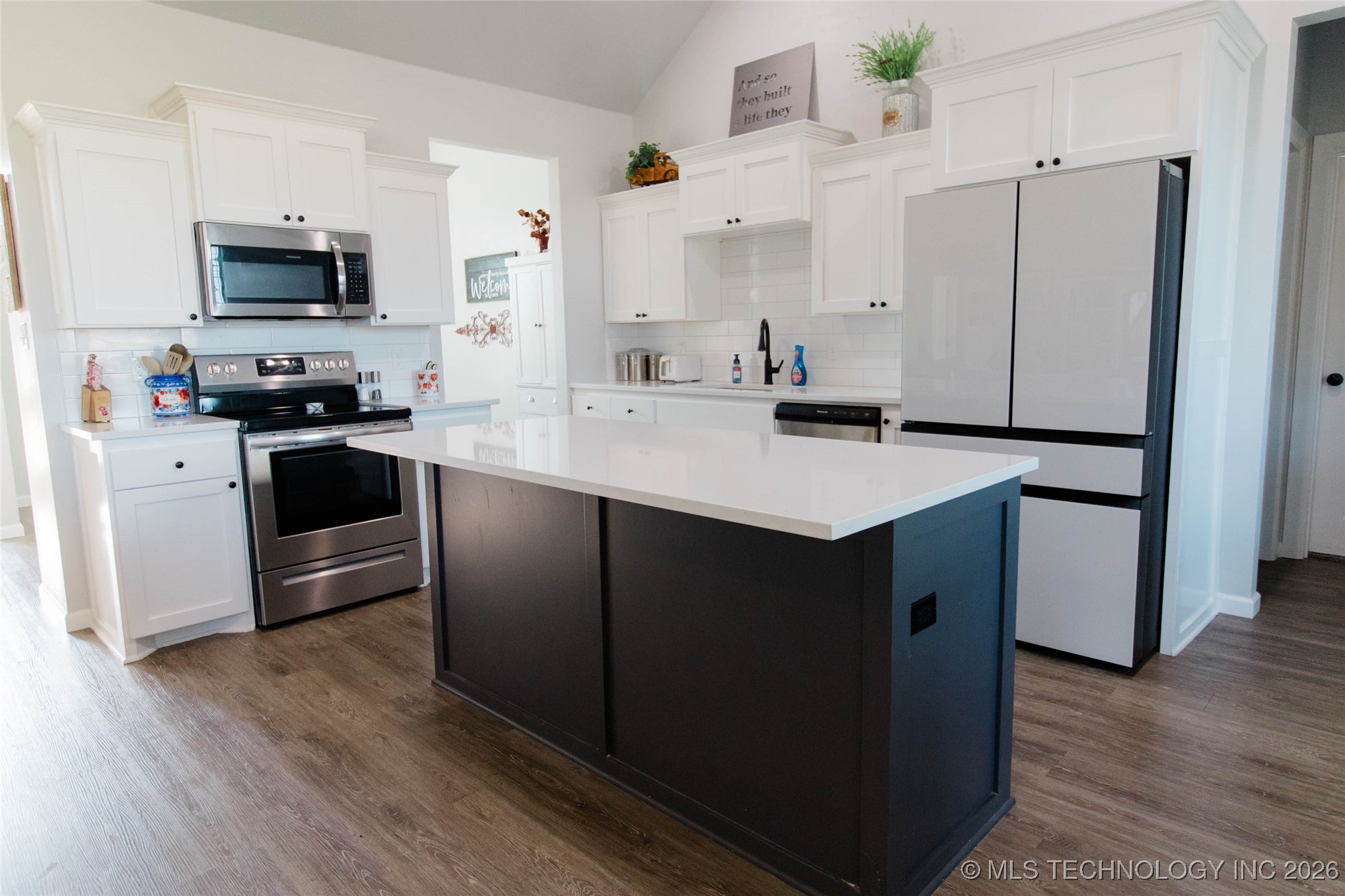 11940 County Road 3513 Property Photo 9