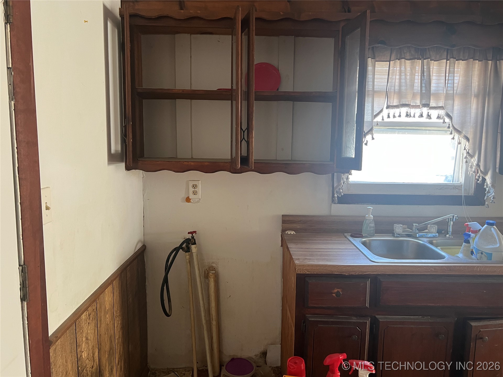 710 Randal Street Property Photo 5