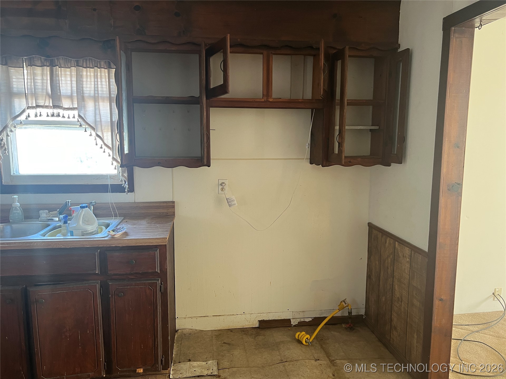 710 Randal Street Property Photo 6