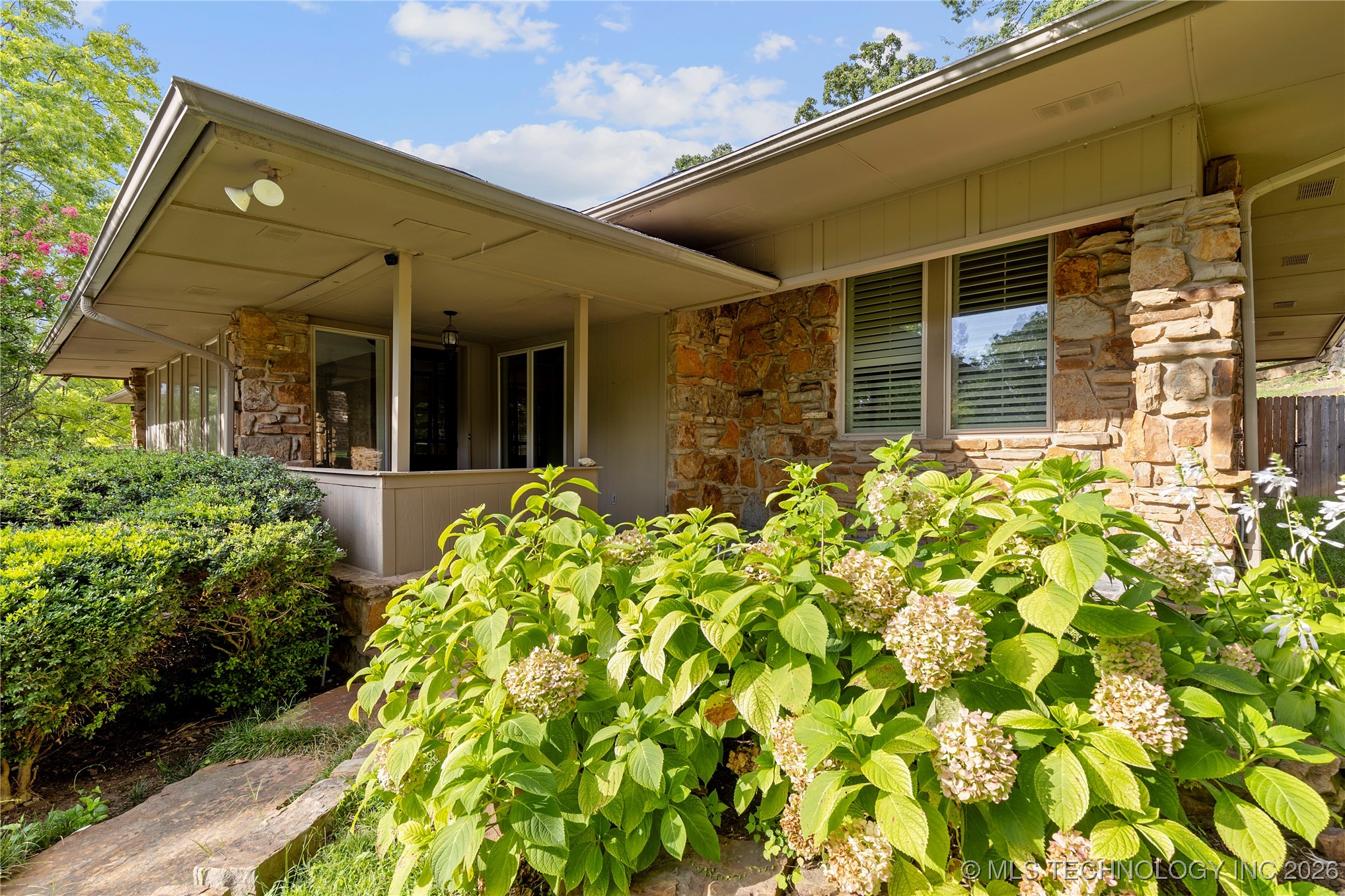 7665 S Quebec Avenue Property Photo 2