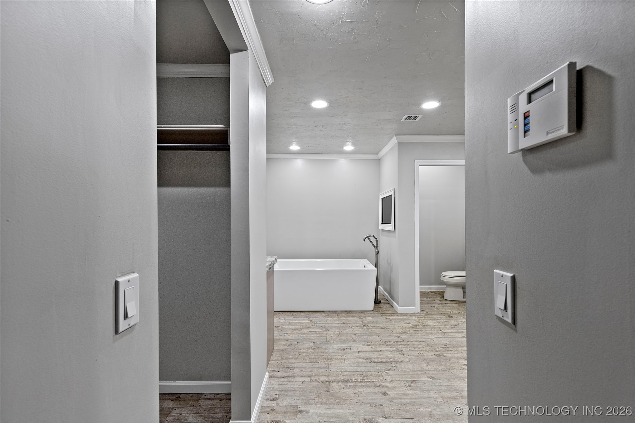 7665 S Quebec Avenue Property Photo 12