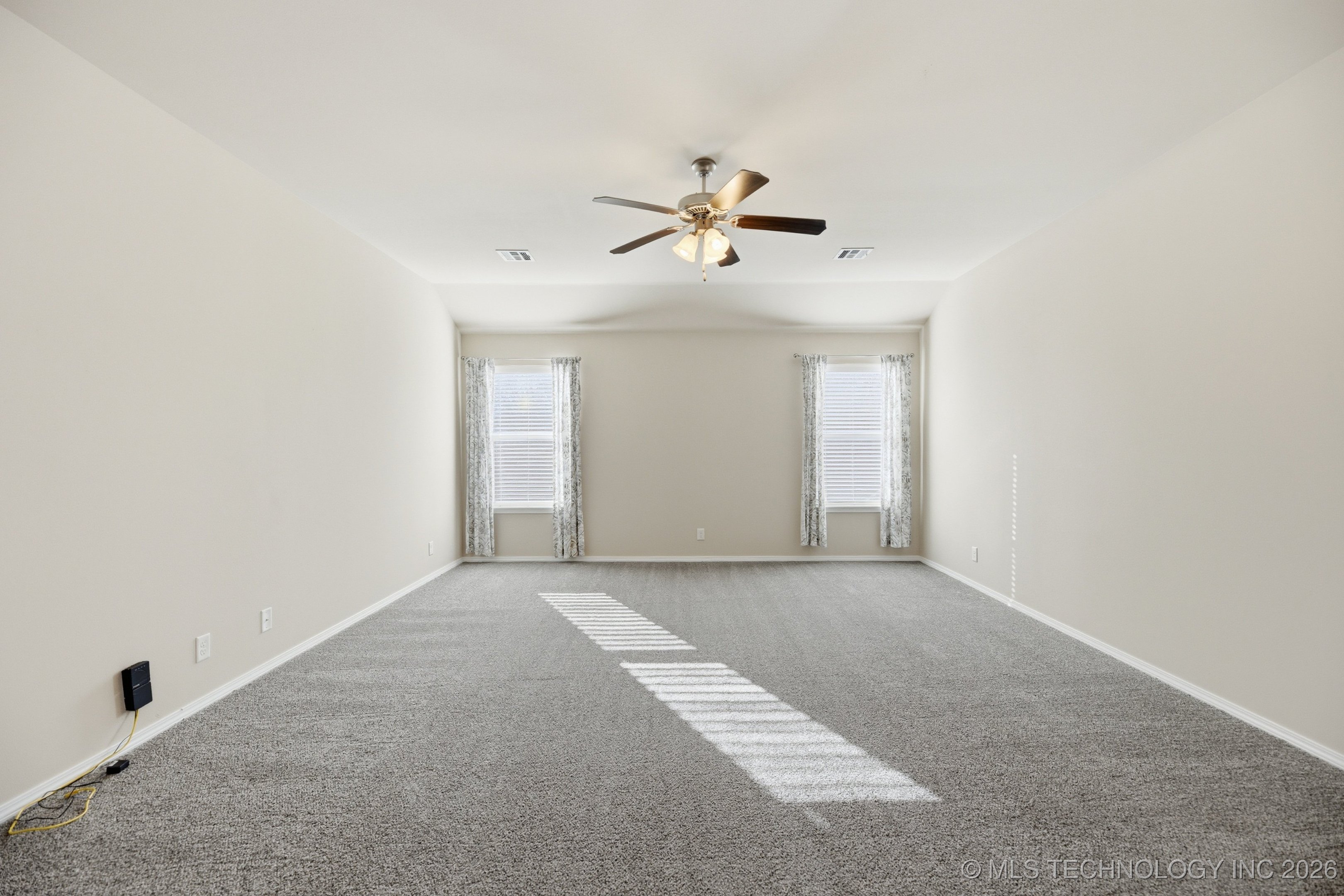 2605 W Glendale Street Property Photo 4