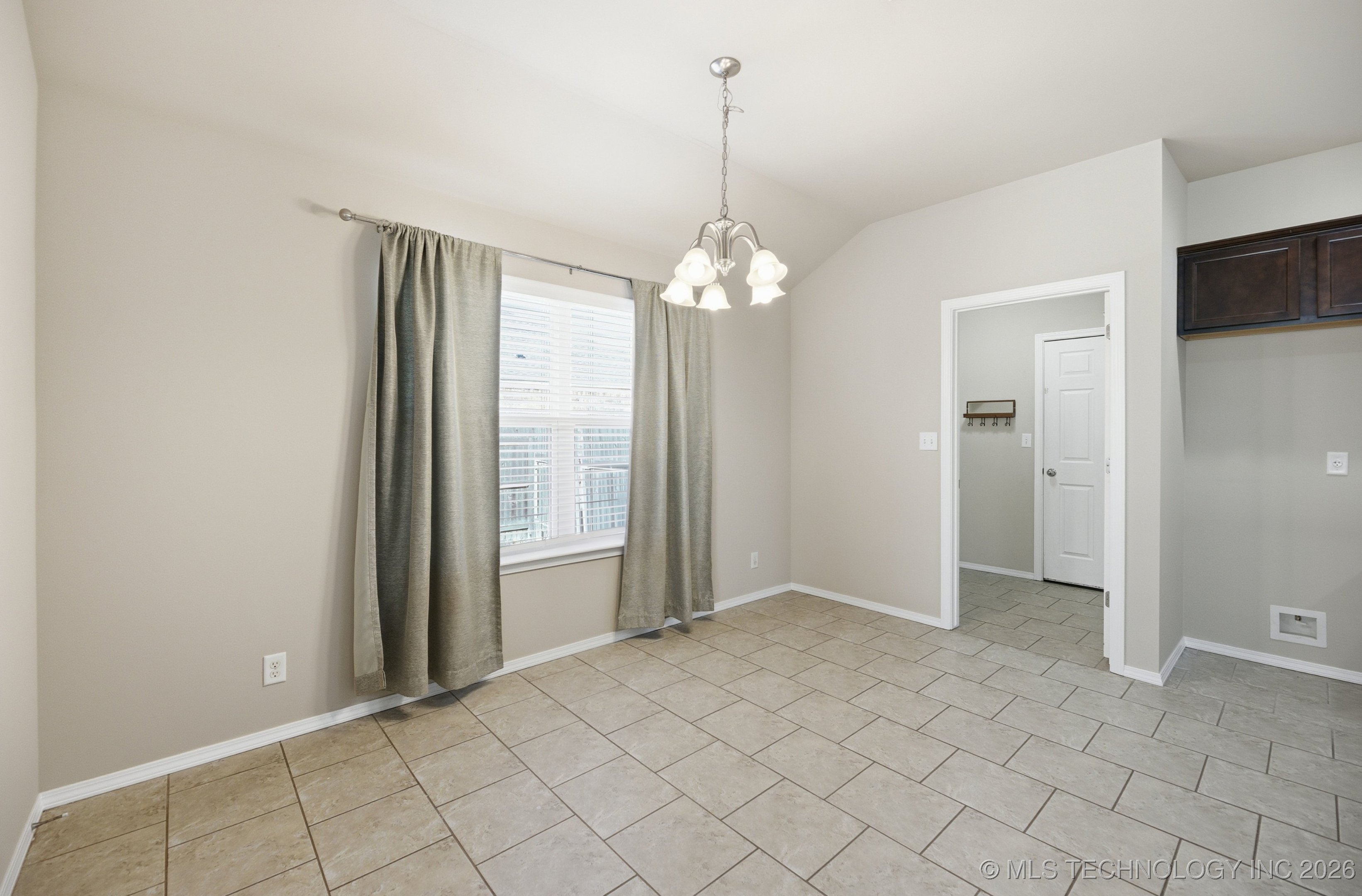 2605 W Glendale Street Property Photo 6