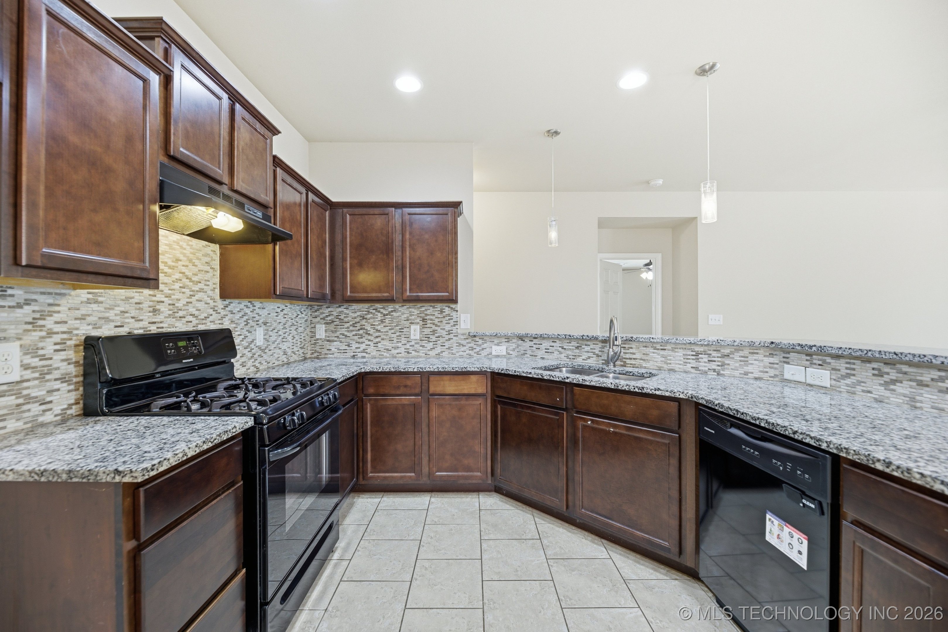 2605 W Glendale Street Property Photo 8