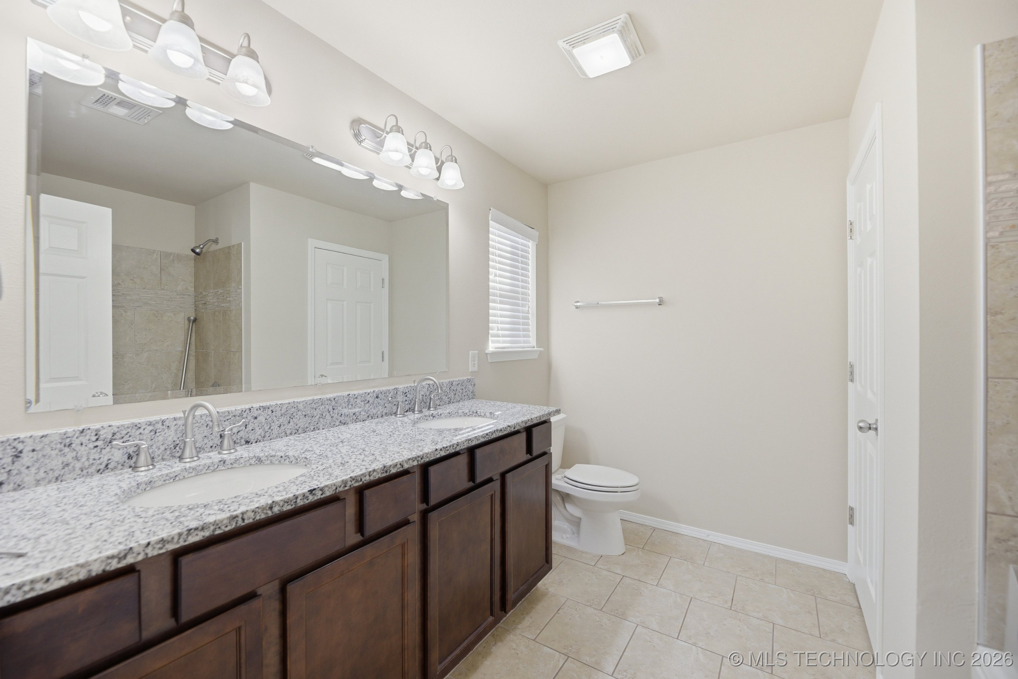 2605 W Glendale Street Property Photo 15