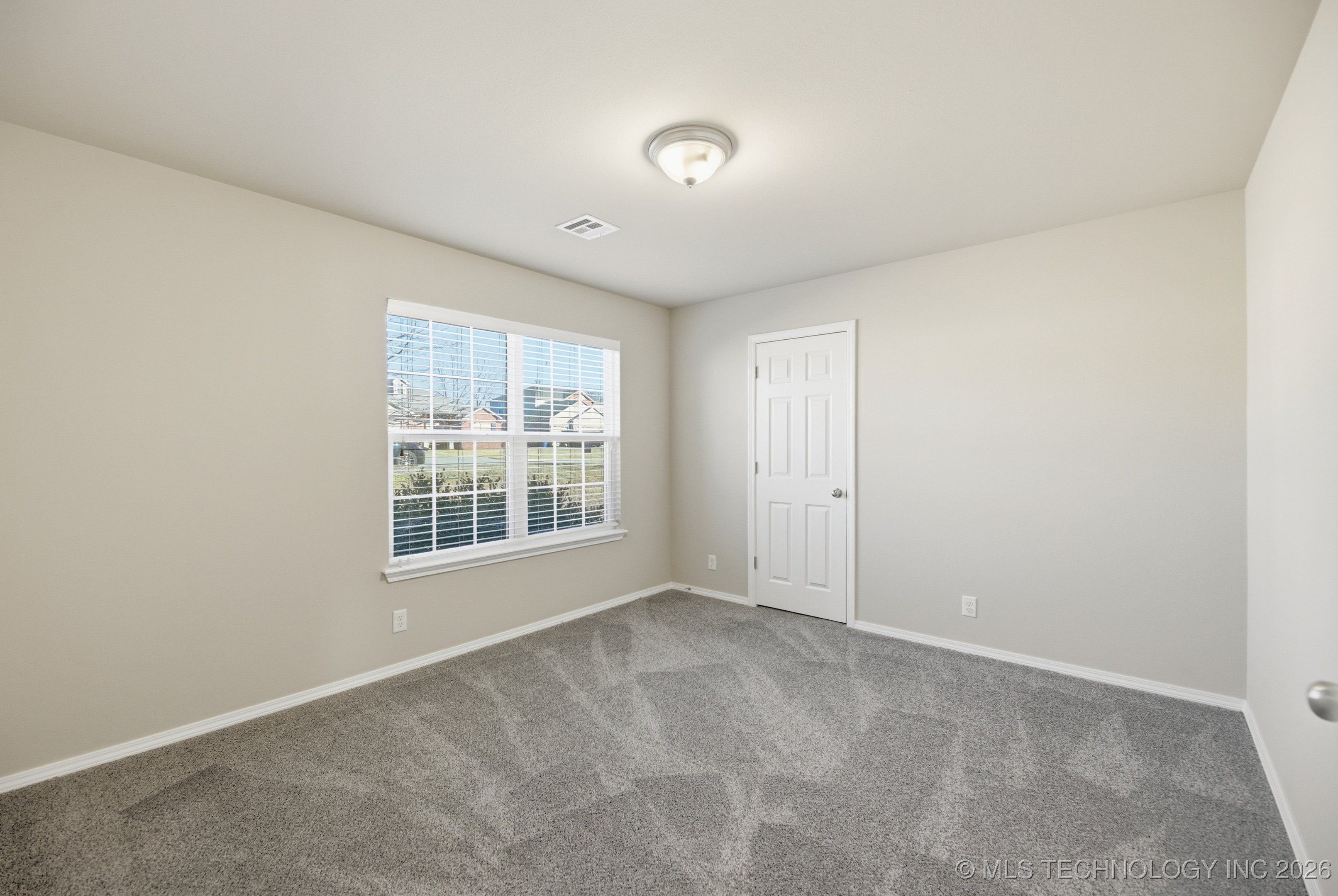 2605 W Glendale Street Property Photo 17