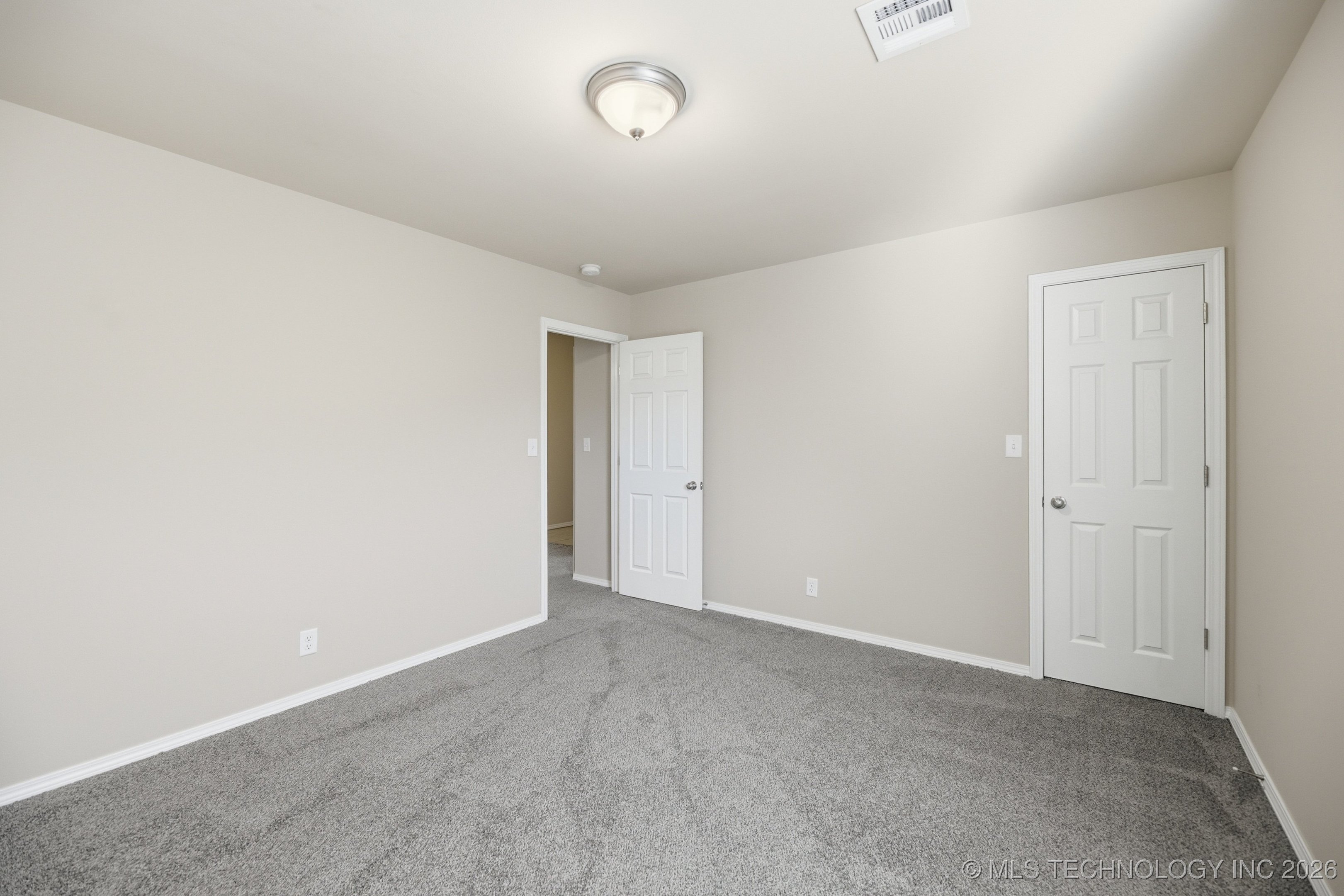 2605 W Glendale Street Property Photo 21