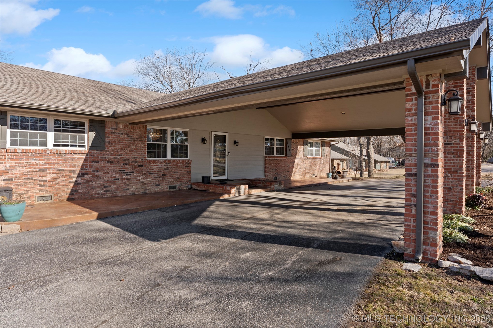 17837 E Brady Street Property Photo 3