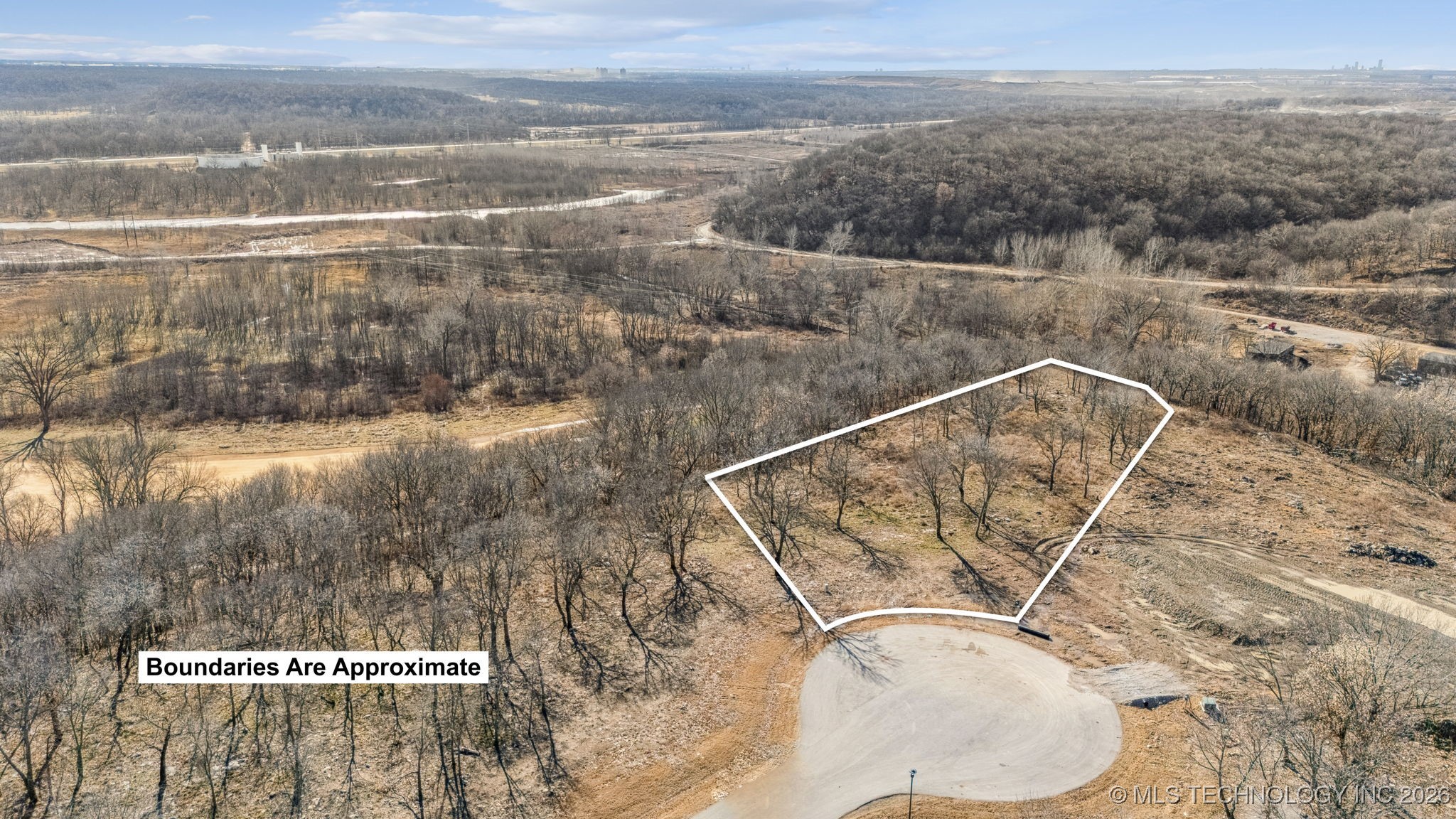 5827 N Eagle Road Property Photo 2