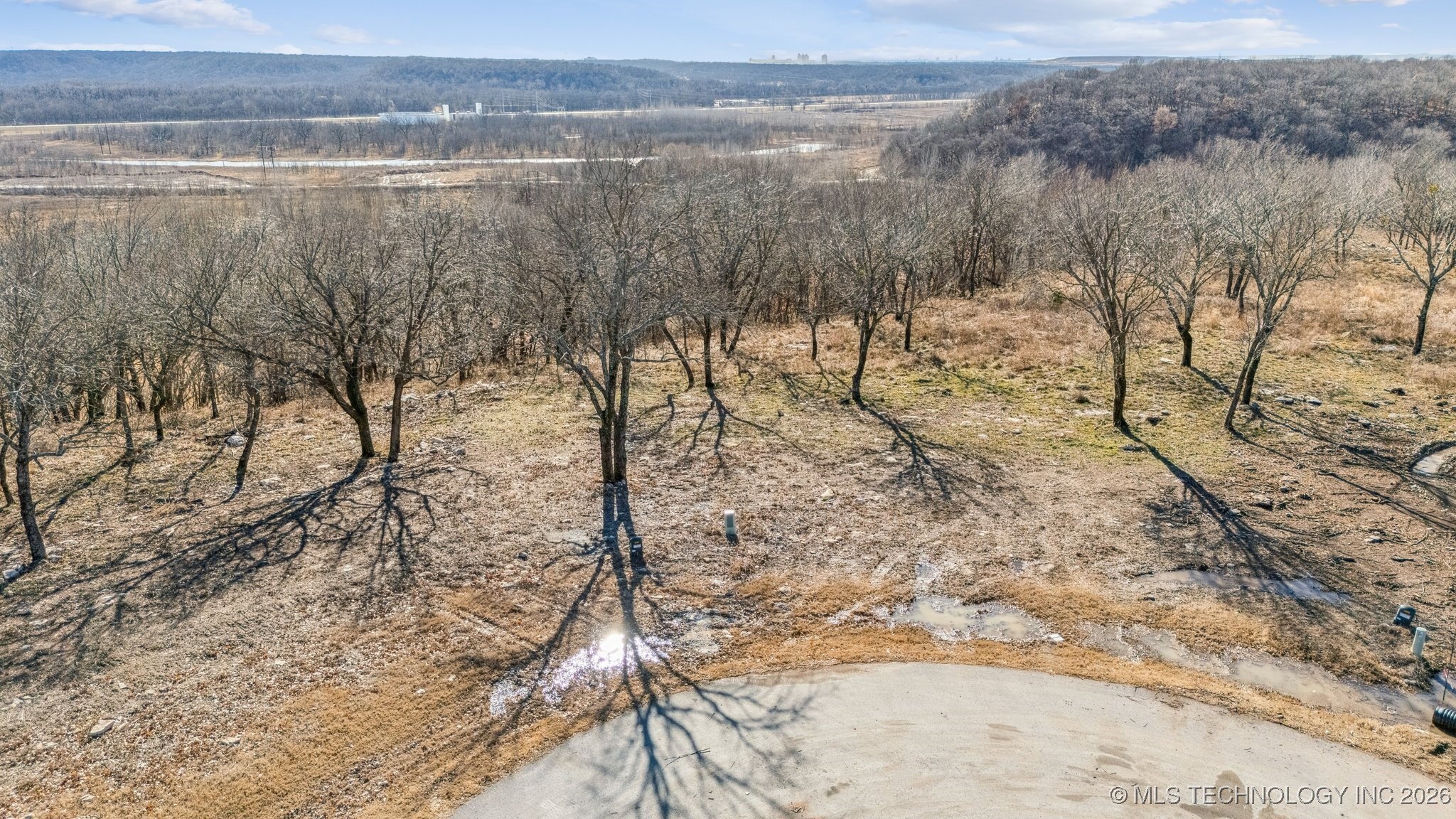 5827 N Eagle Road Property Photo 11