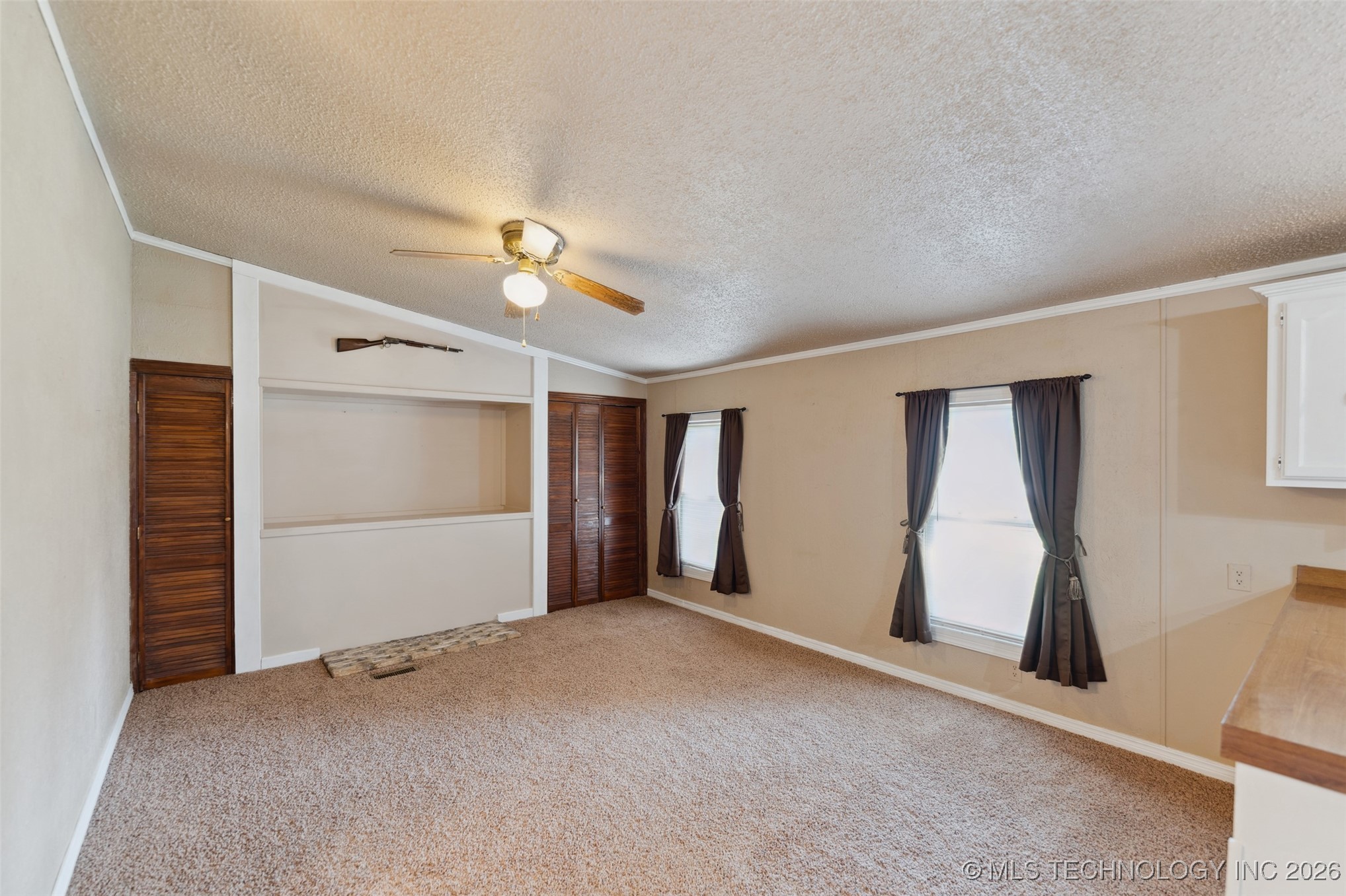 5038 E 422 Road Property Photo 9