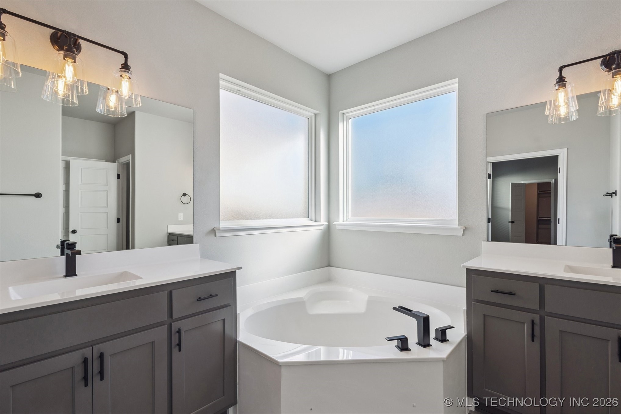 2721 S 8th Street Property Photo 23