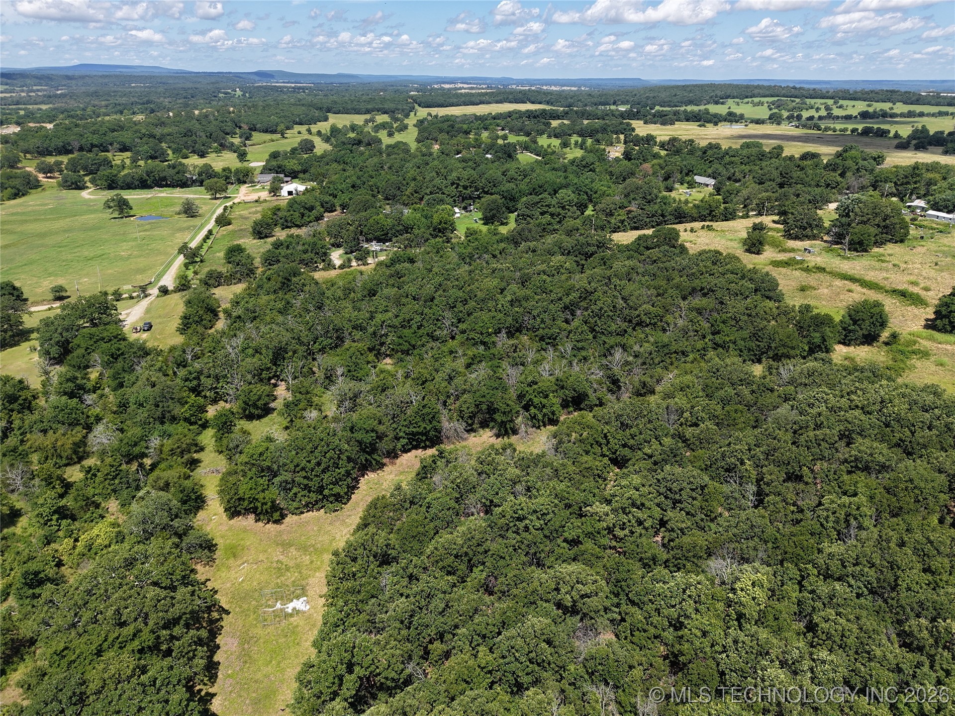 30332 S Vfw Road Property Photo 4