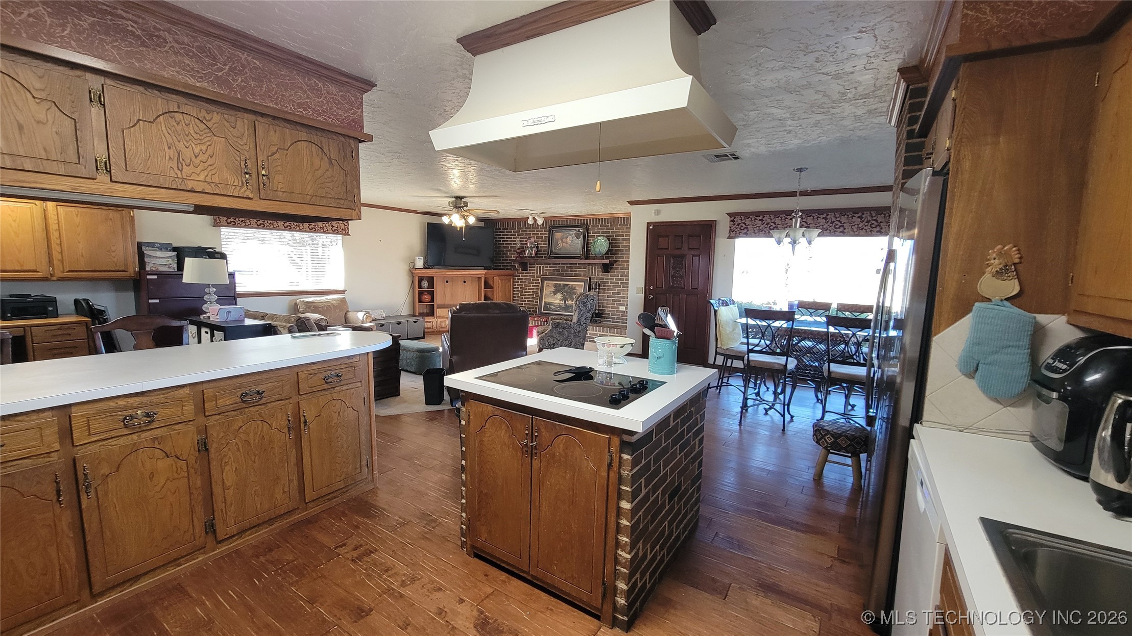 975 Cox City Road Property Photo 5