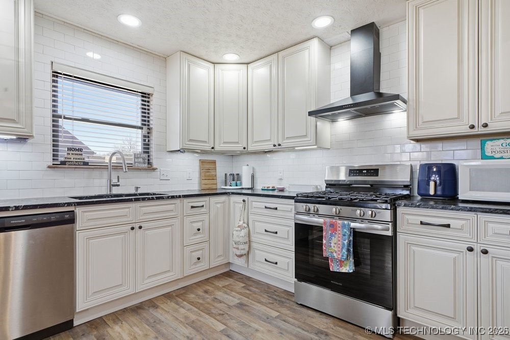 2603 S 108th East Avenue Property Photo 4