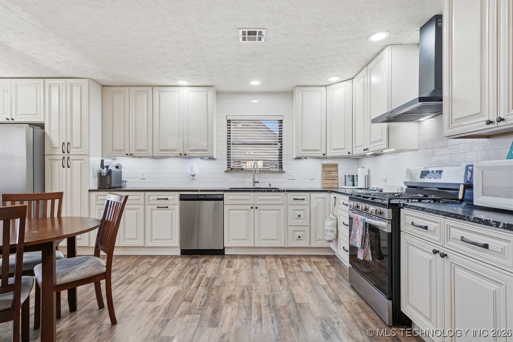 2603 S 108th East Avenue Property Photo 5